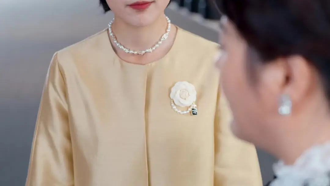 与君白首此人间 ep-1：高跟鞋下的尊严崩塌与手机里的真相