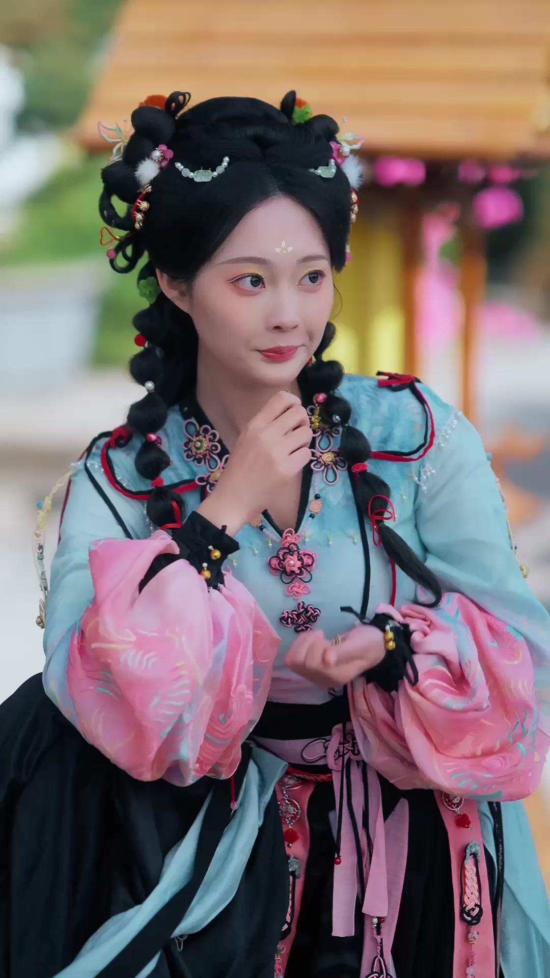 訳あり世子と福運娘～滅びかけ王府を立て直す～