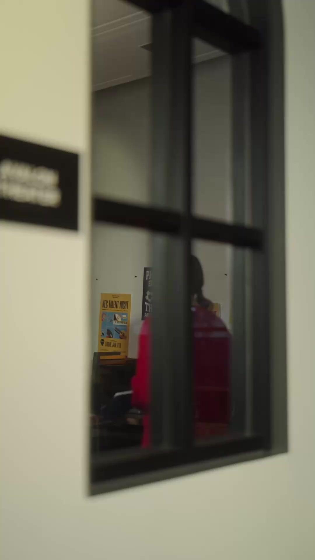 CEO Yang Menginginkan Anak (Sulih suara)