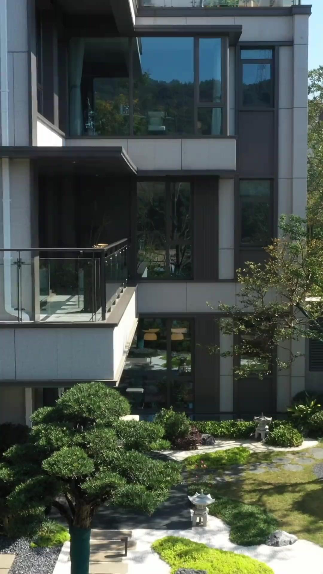 (吹き替え) 御曹司は幼馴染みの先生が好き