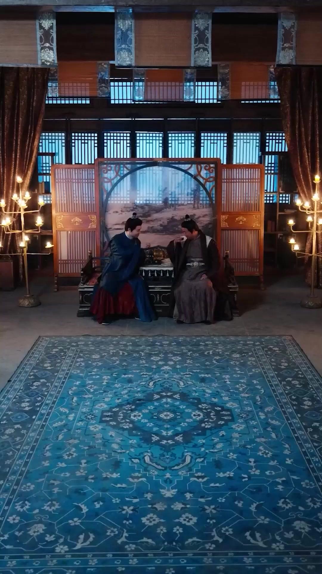 التّغنّي في مَهَبّ الرِّيحِ