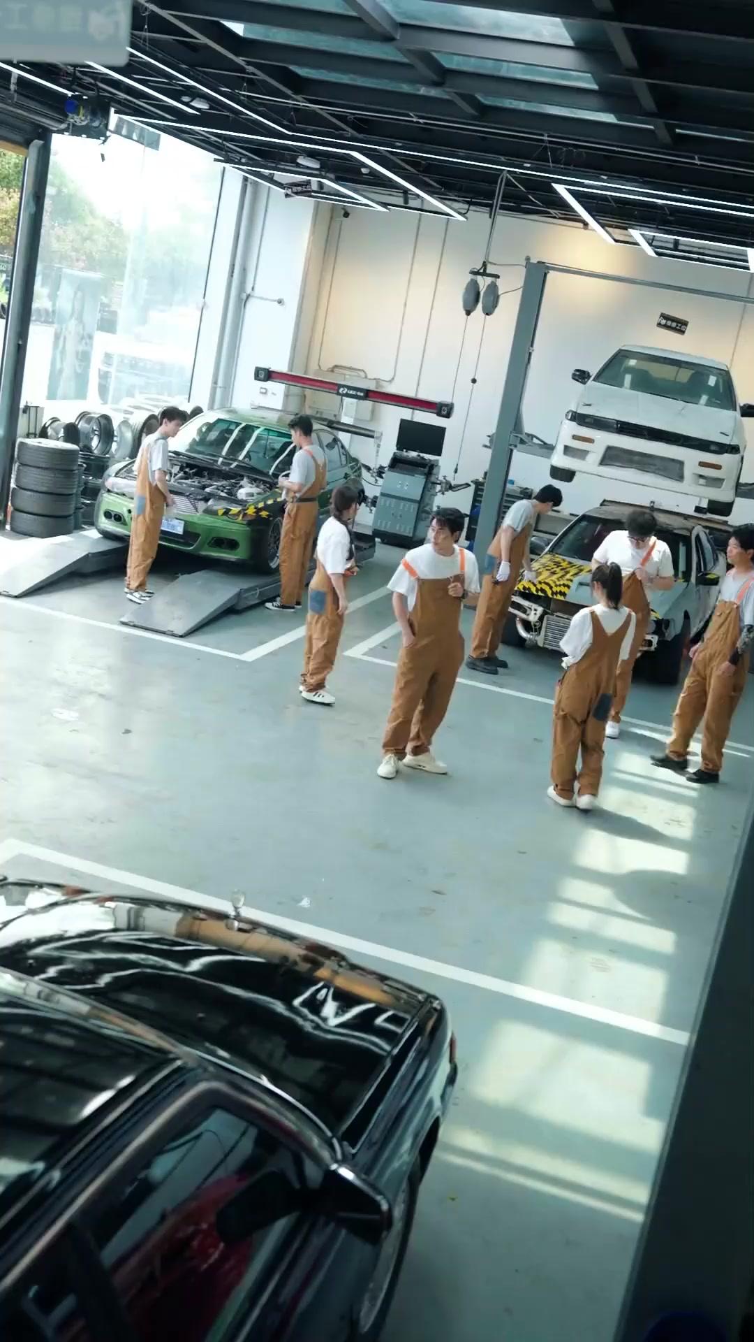 (Dubbed)Drift King: Rise of the Phantom Racer