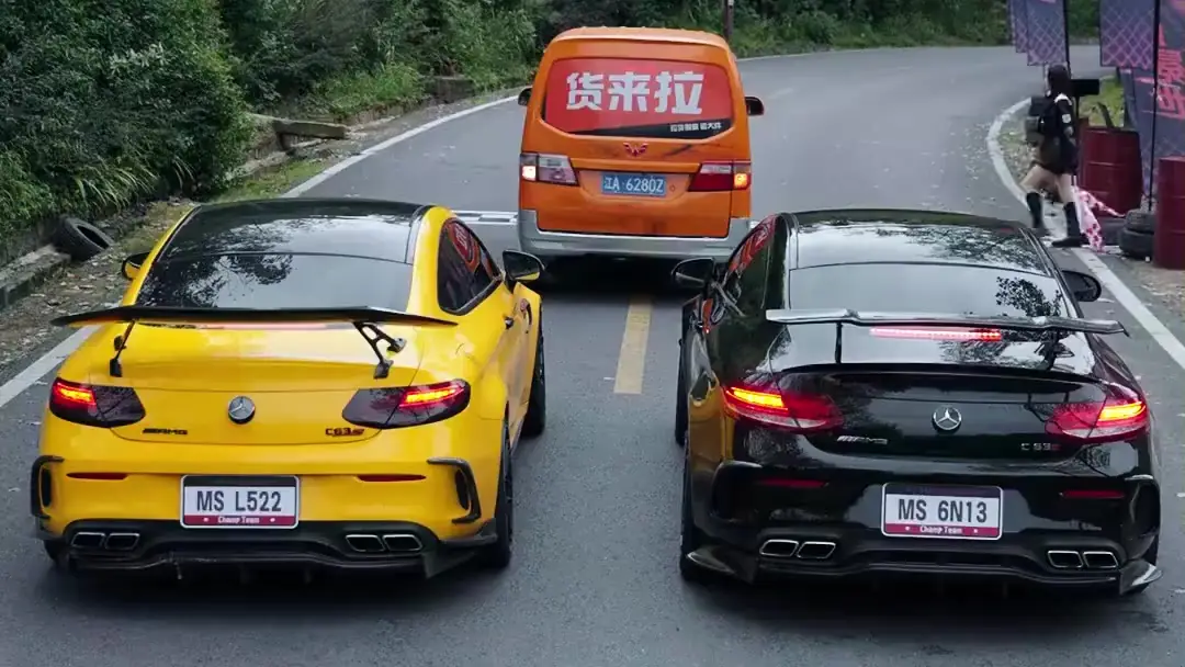 (مُدبلَج) سائق الشاحنات، أقوى مما تتخيل: عندما تتحول الطريق إلى مسرح للمنافسة الصامتة