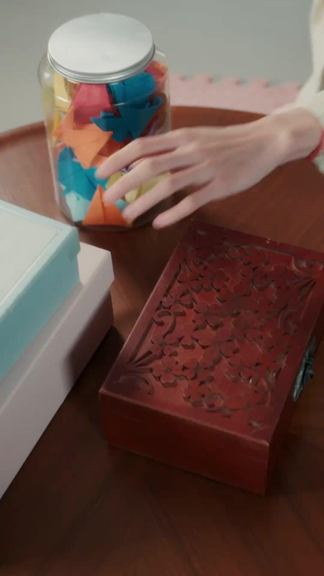 लंबी नींद के बाद तीनों भाईयों के बाल सफेद