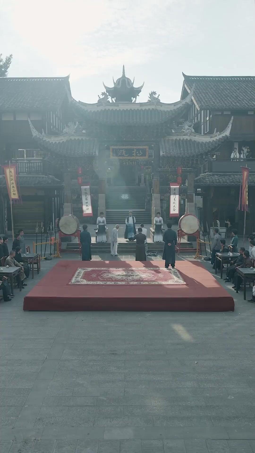 Nikamma ka Rise: Throne Palat