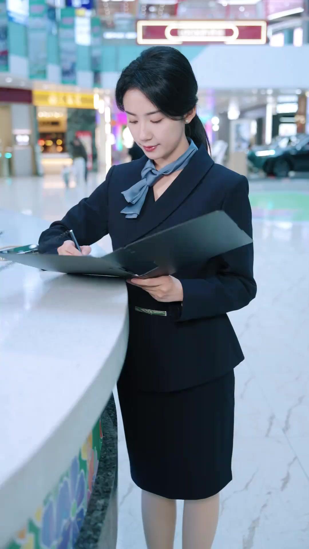 Manisnya Cinta Tak Sehangat Uang