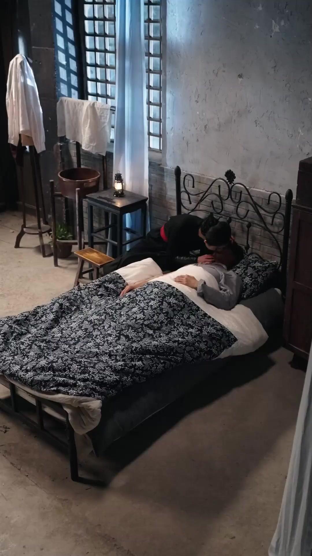 검은 태양 아래