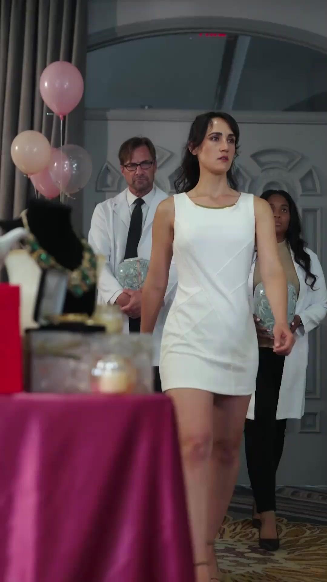 Herdeira Grávida: Mimada por 5 Tios Bilionários