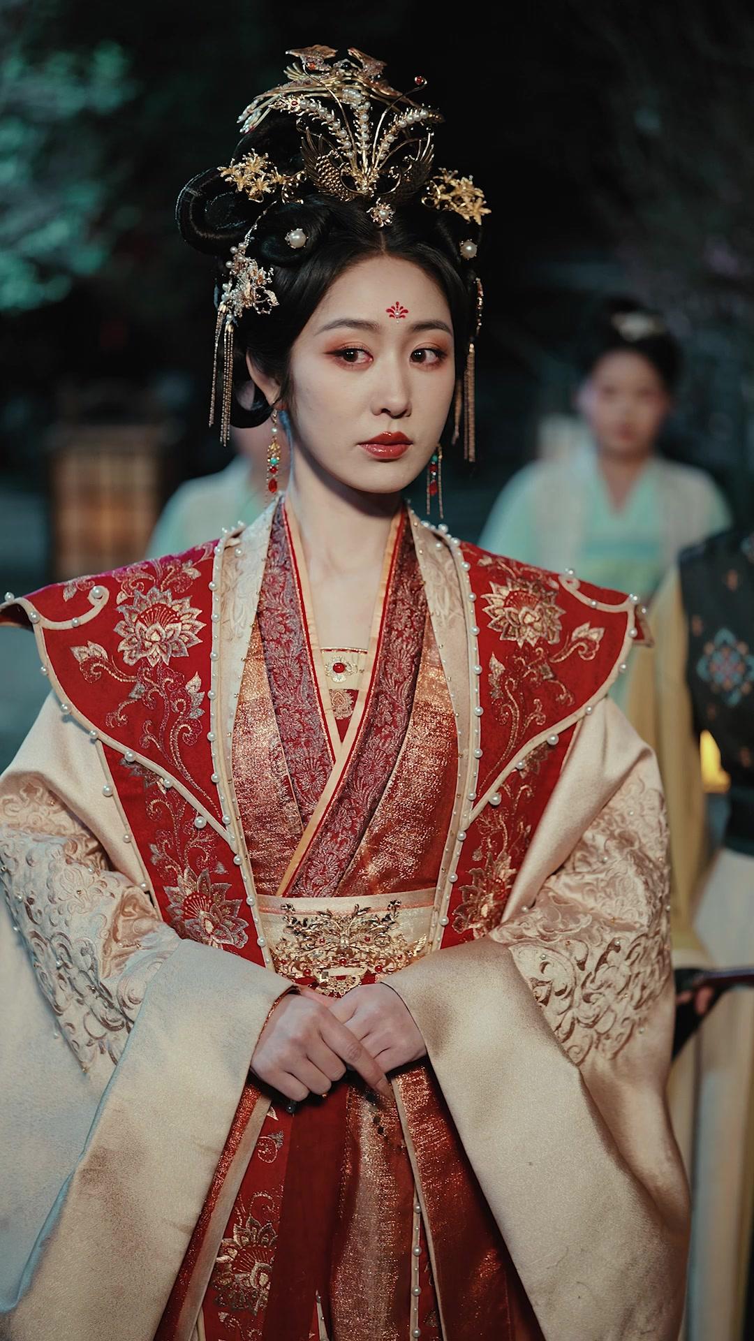 회귀한 황후, 여황제가 되다