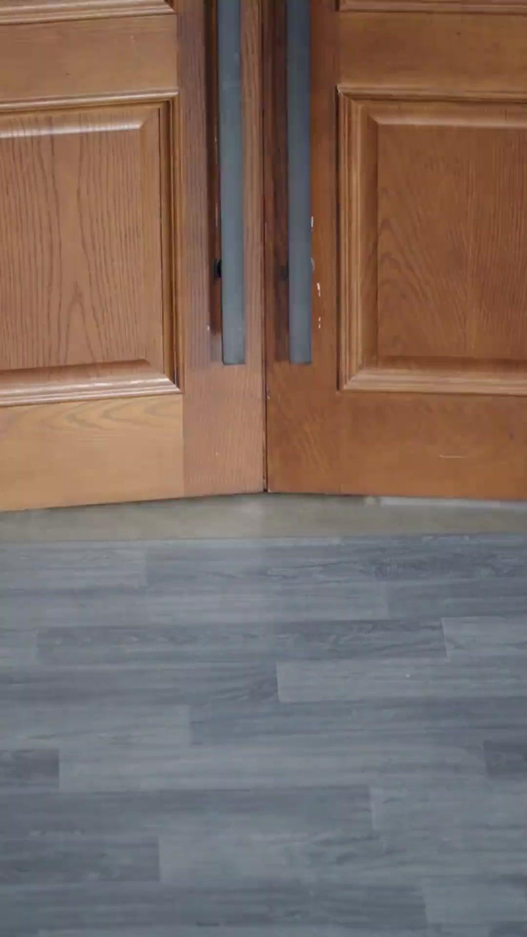 الهيبة الملكية والعاطفة المكبوتة