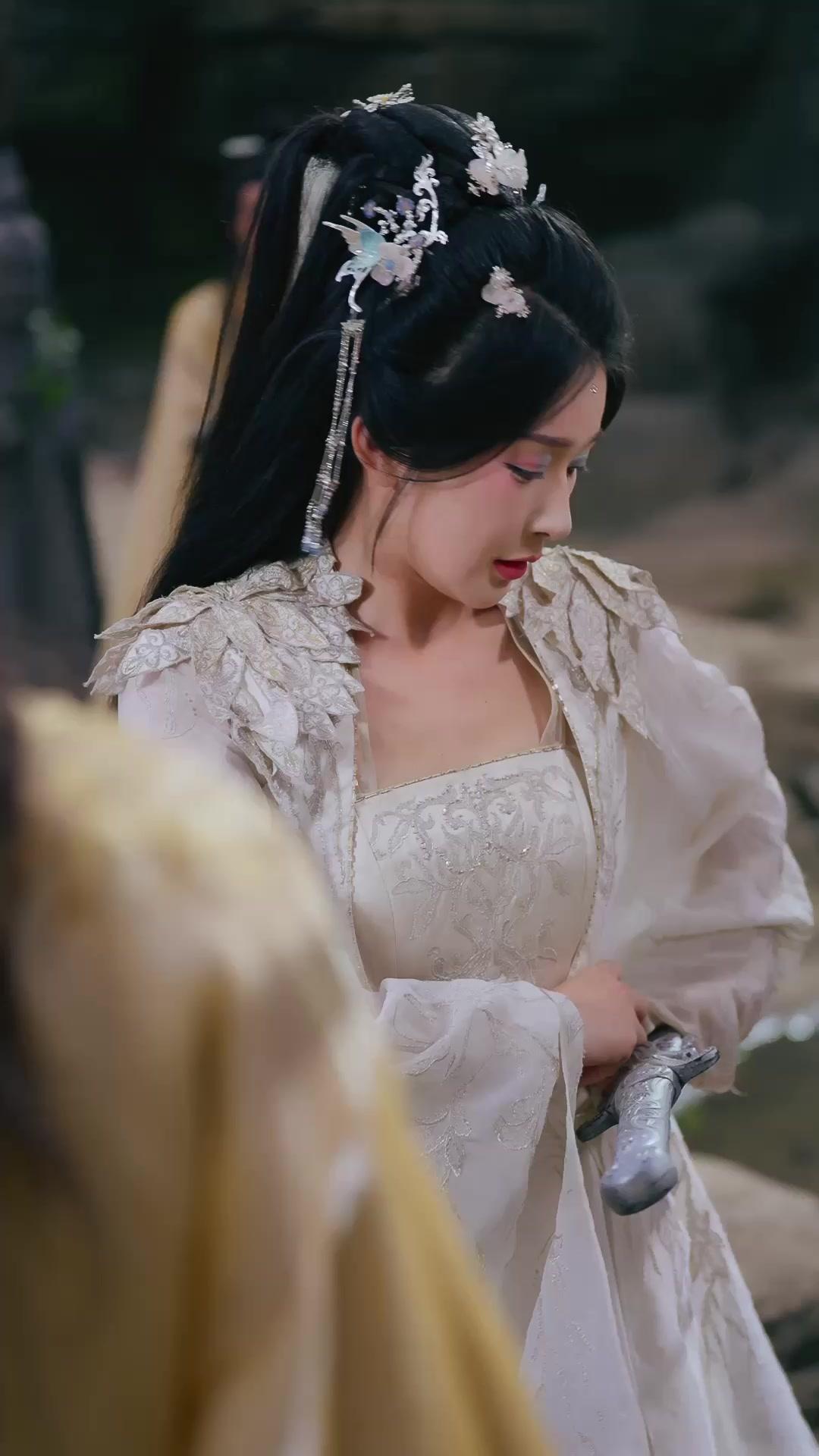 A Vilã… Que Quebra o Destino?!