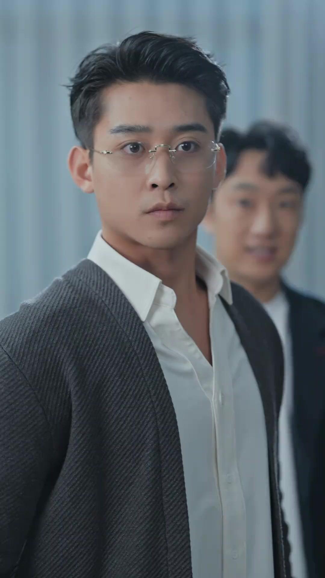 ดอกไม้ผลิบานจากเถ้าถ่าน