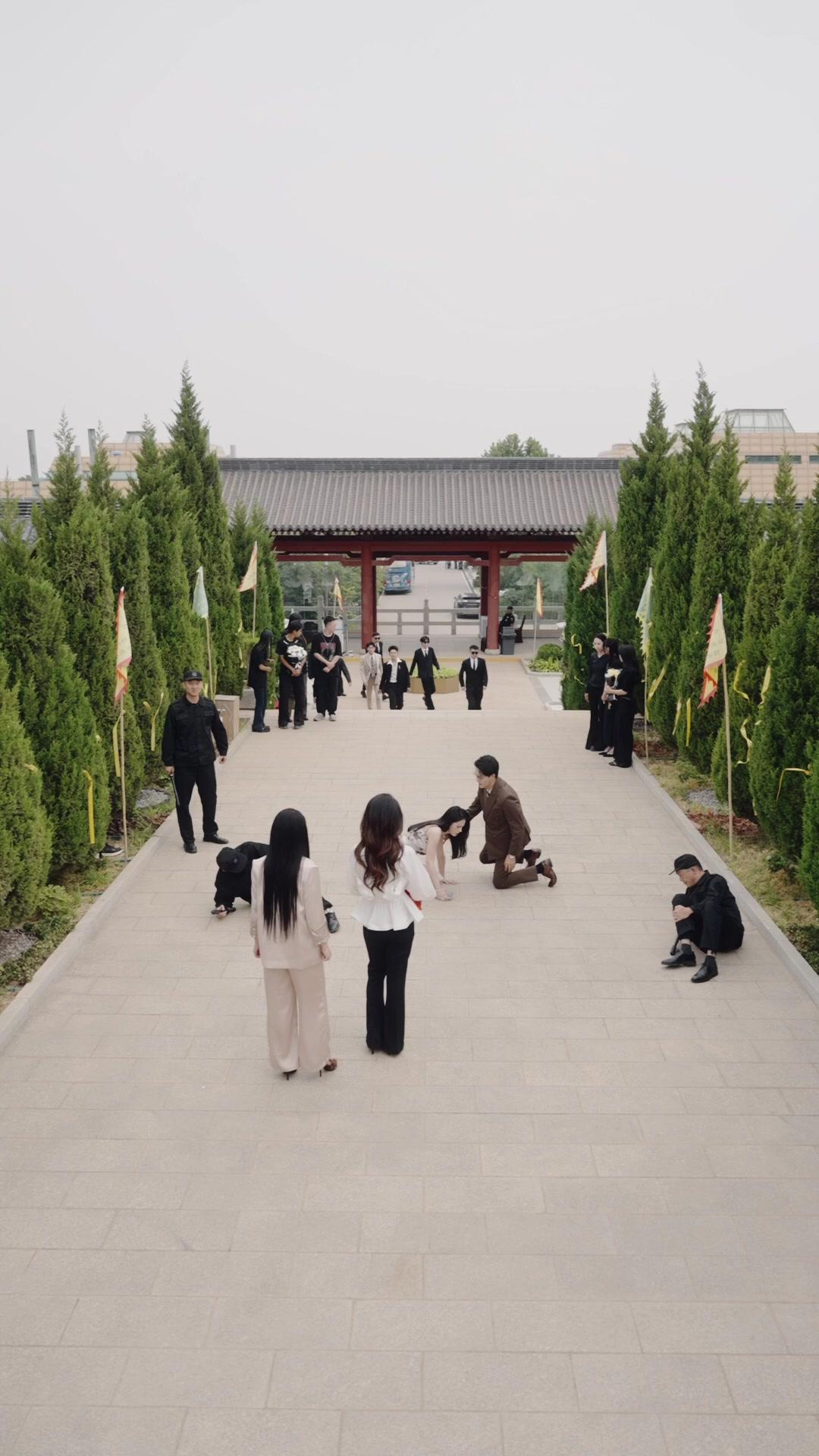 Seragam Perang di Balik Apron