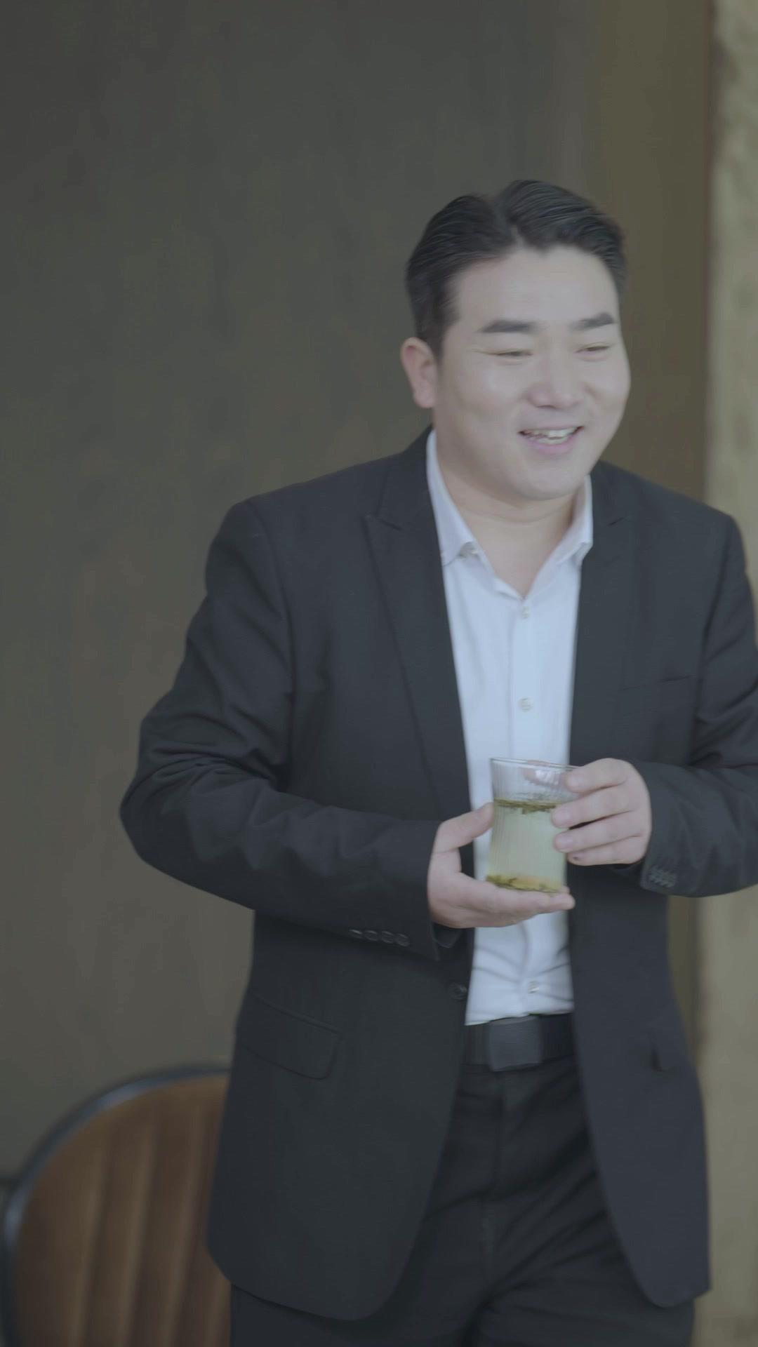 PAPA MILLIARDAIRE, FOU D'AMOUR