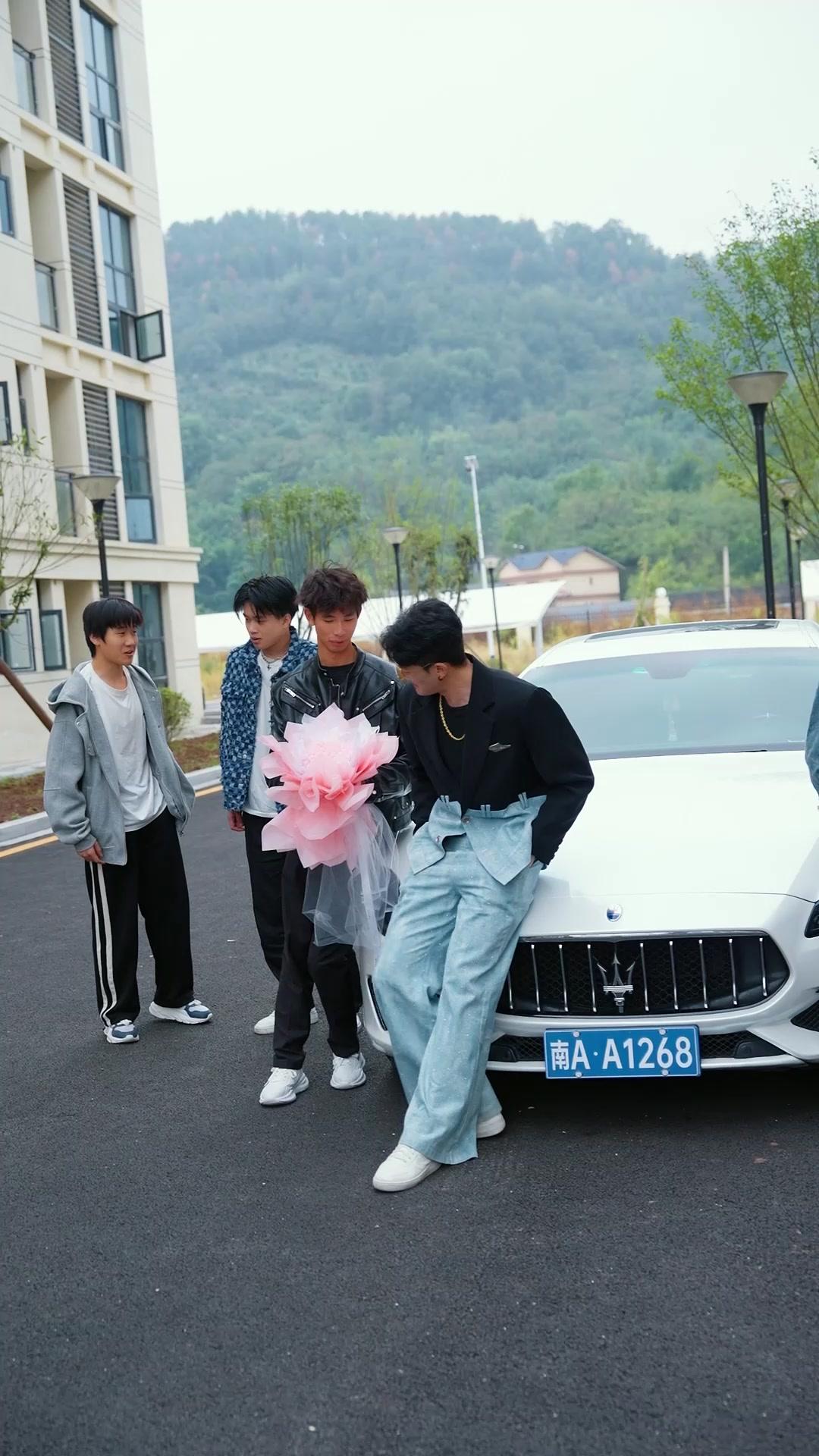 校花保鏢有點狂