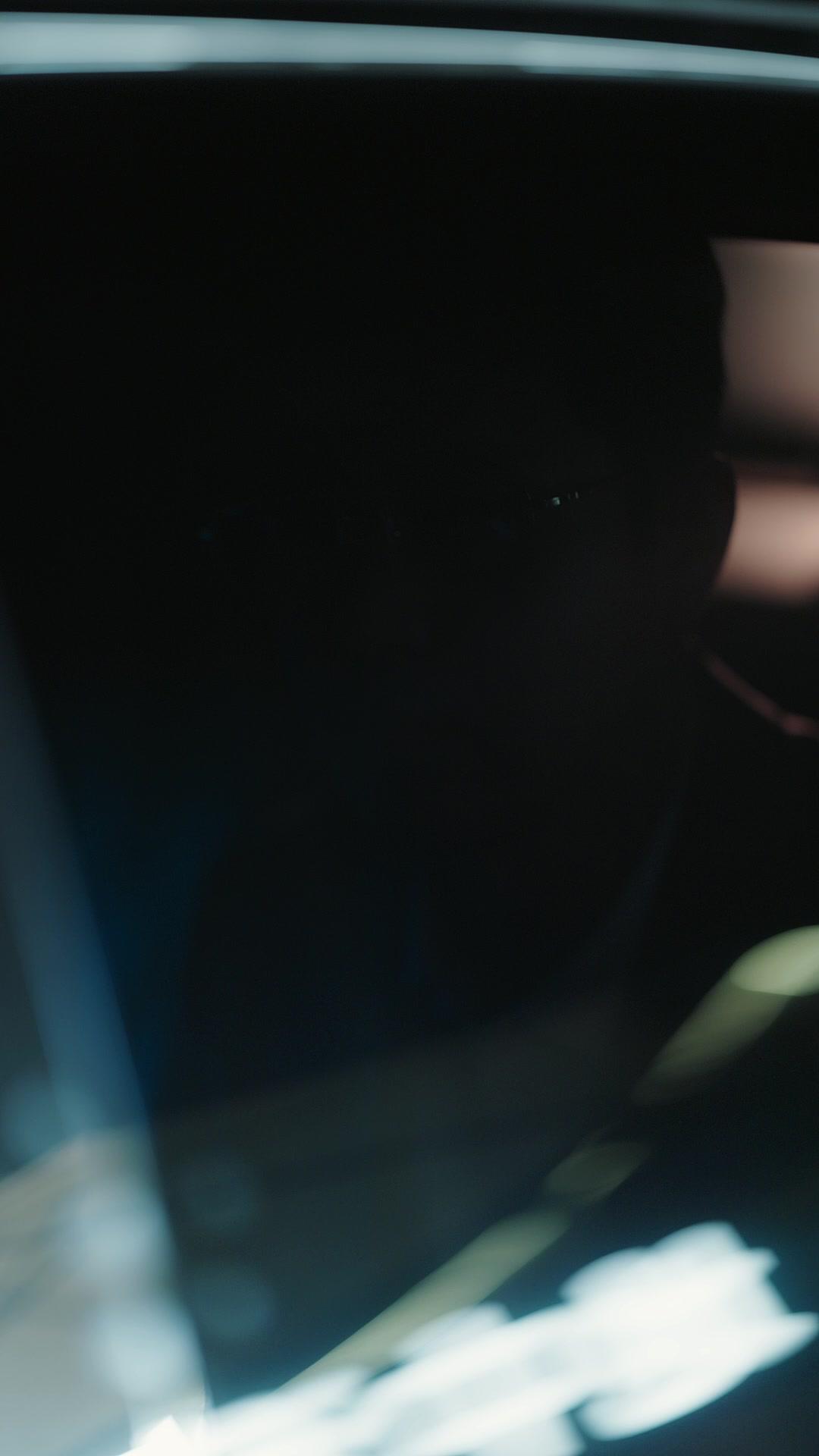 Help! My Reborn Queen Needs My Favor!