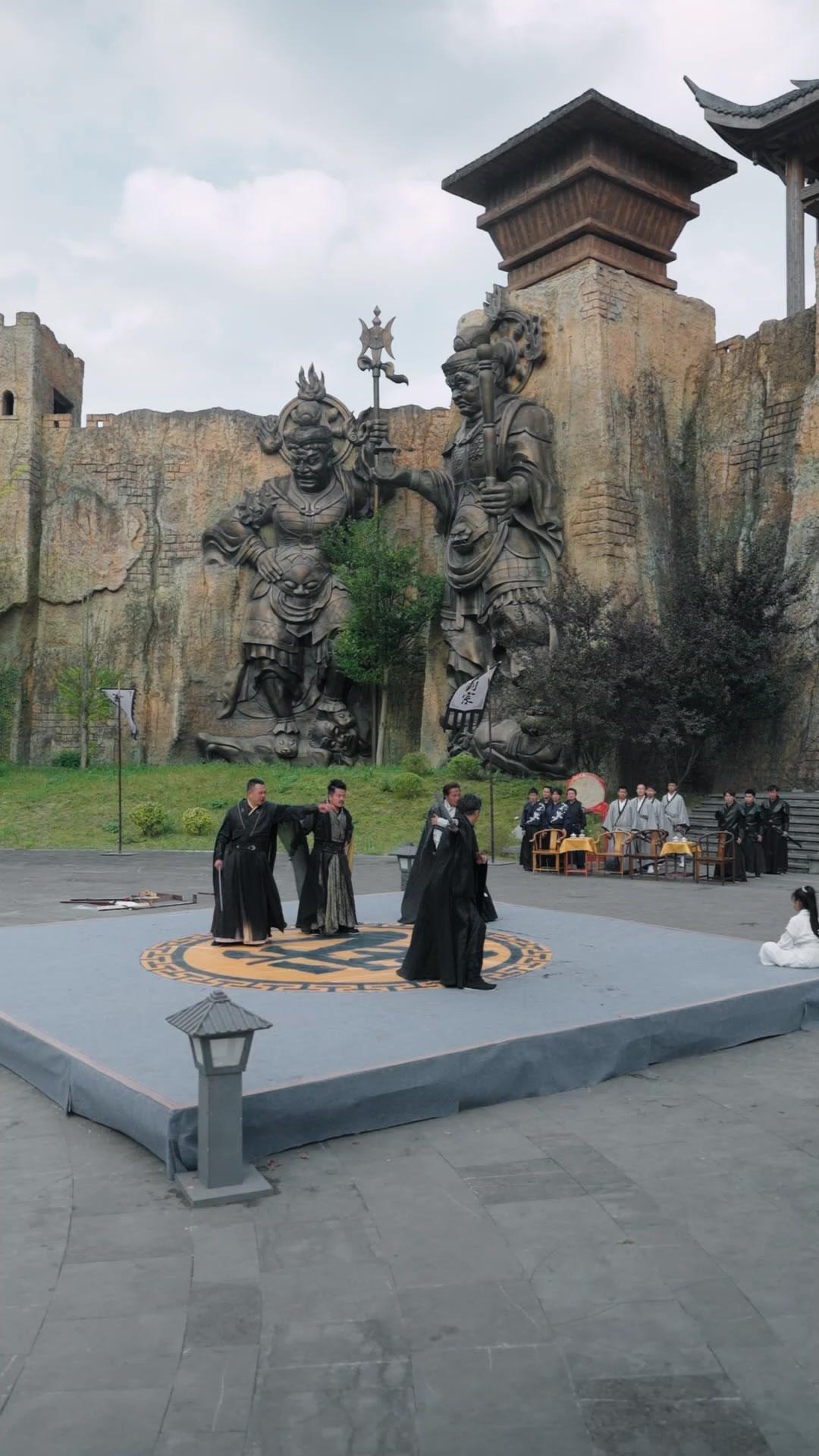 小さな宗祖 剣で物申す