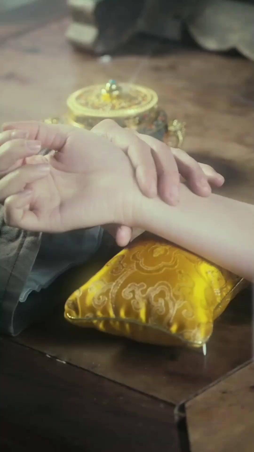 نزل من الجبل ليجد الخطيبة