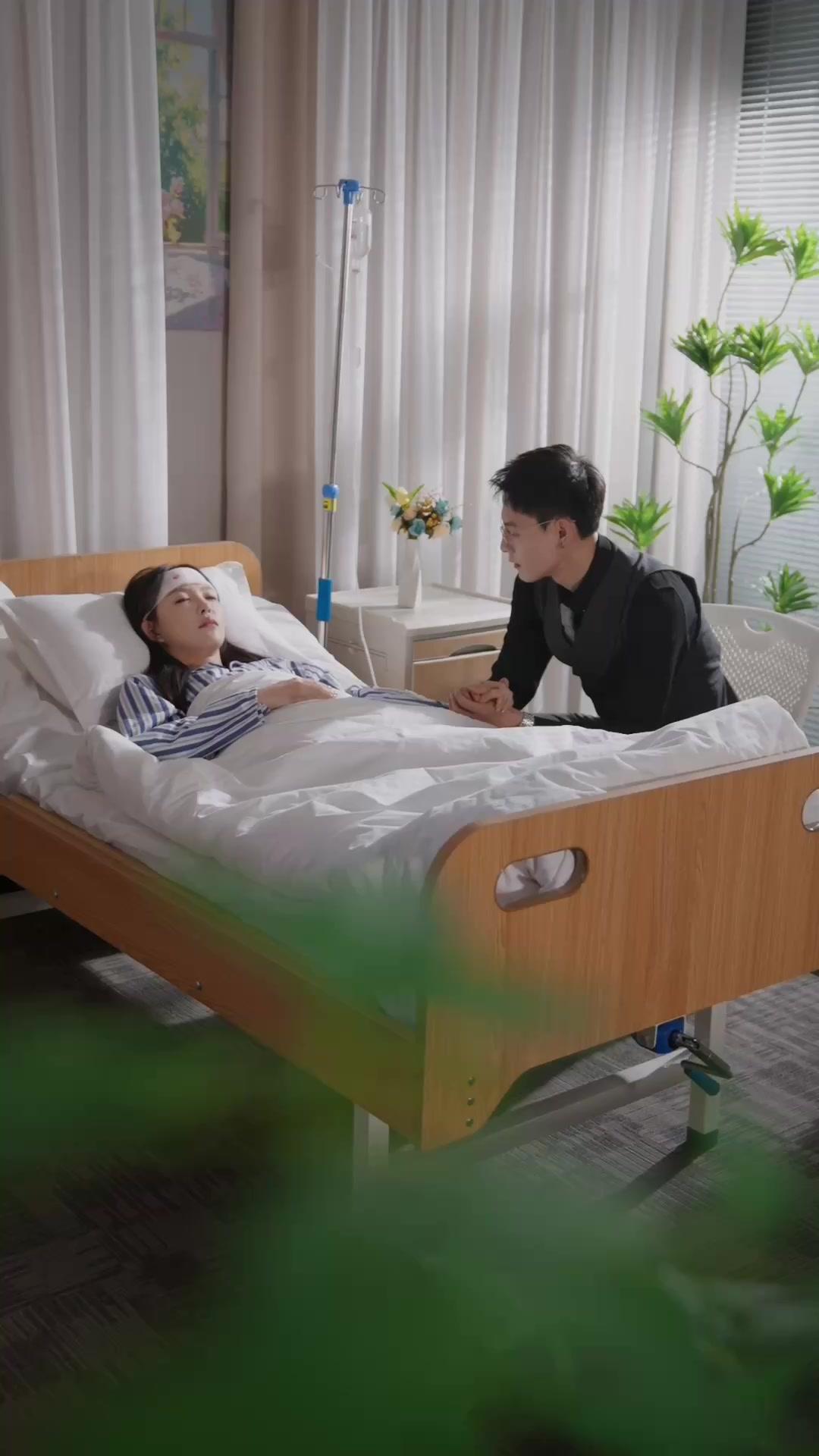 Bayangan Di Balik Senyum Indahmu