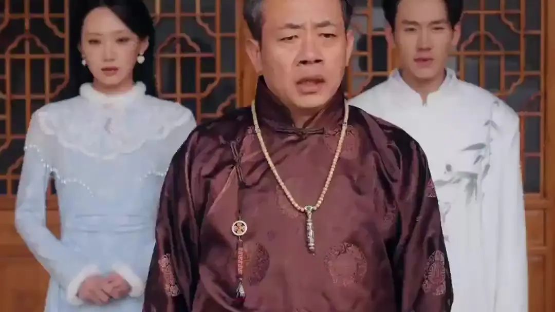 (Dublajlı) Ölümsüz Düştü Dünyaya, Eşim Kara Anka: Kimin Yüzüne Bakıyor?