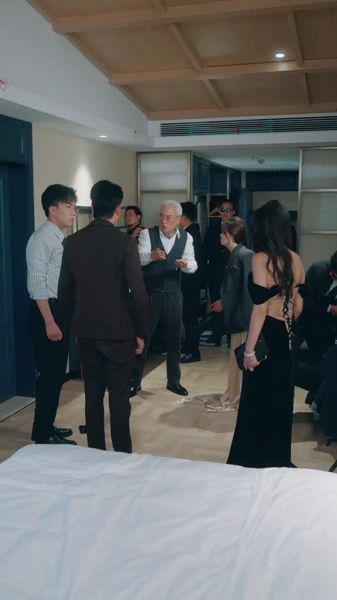 Siapa Lawan, Siapa Kawan