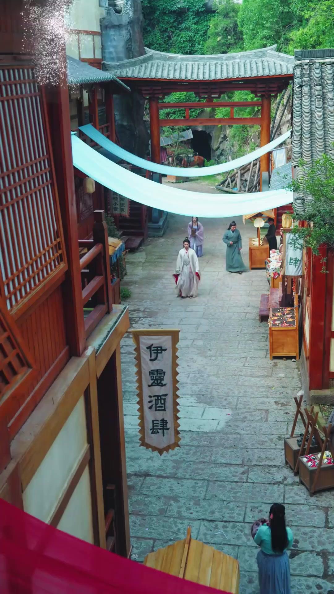 TOUT L'EMPIRE PENSE QUE JE L'AIME