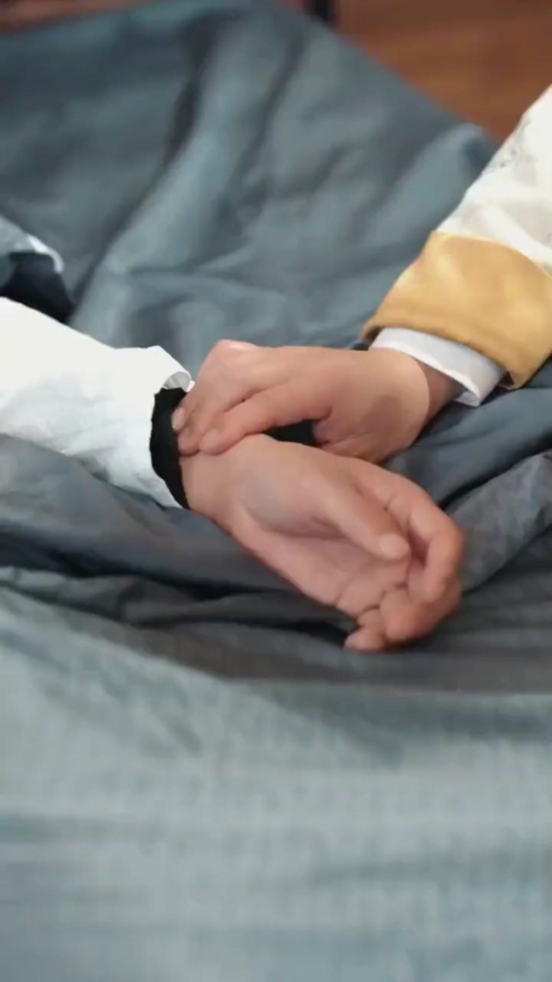 لا تقلقي يا رئيستي، فأنا الطبيب المحارب