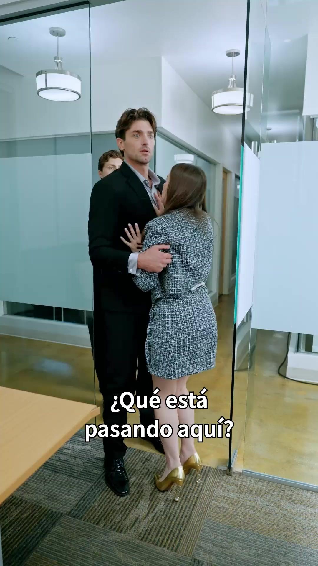 (Doblado)Atrapada como niñera del magnate