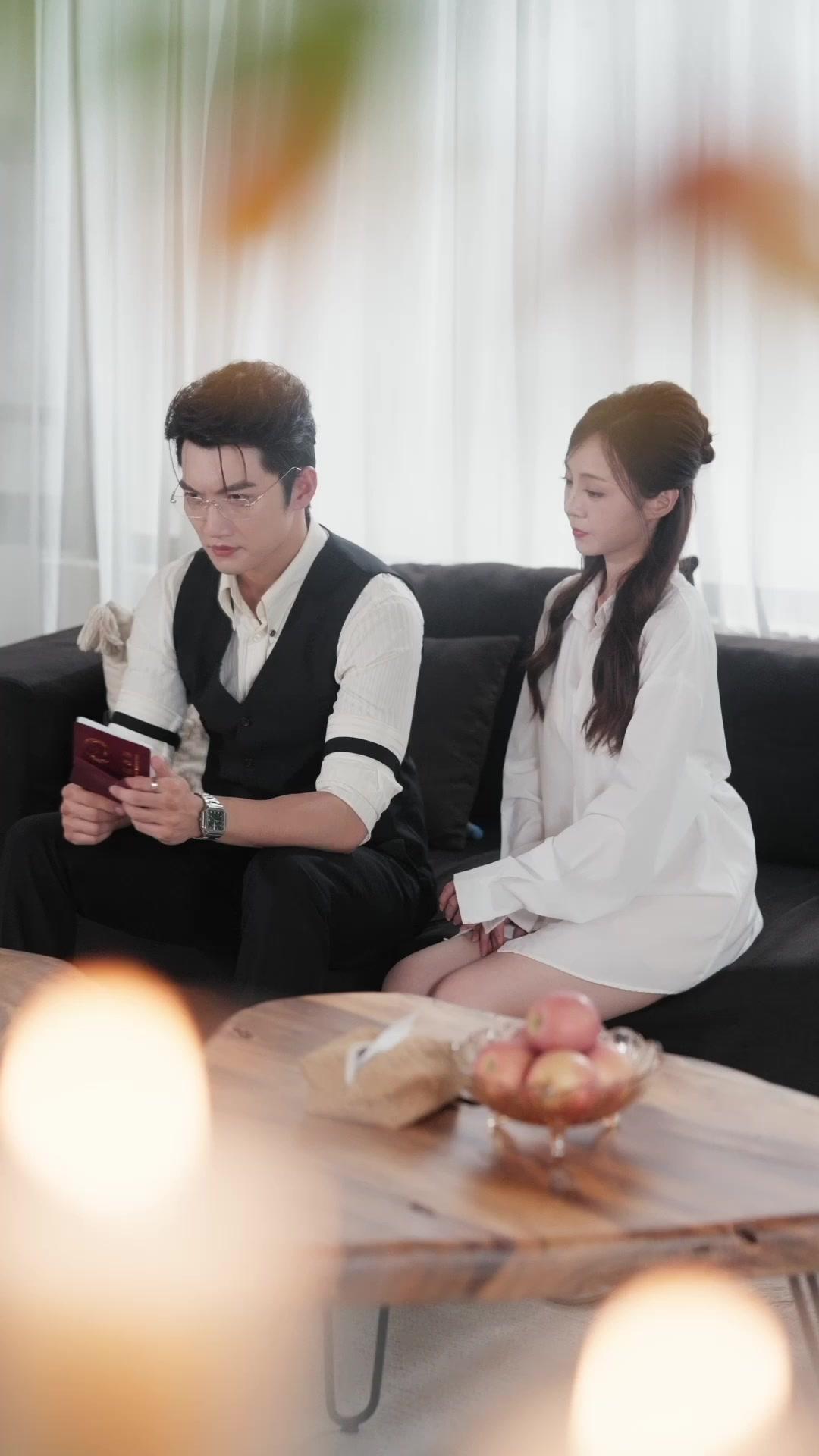 My Ex's Uncle... Is Obsessed With Me?