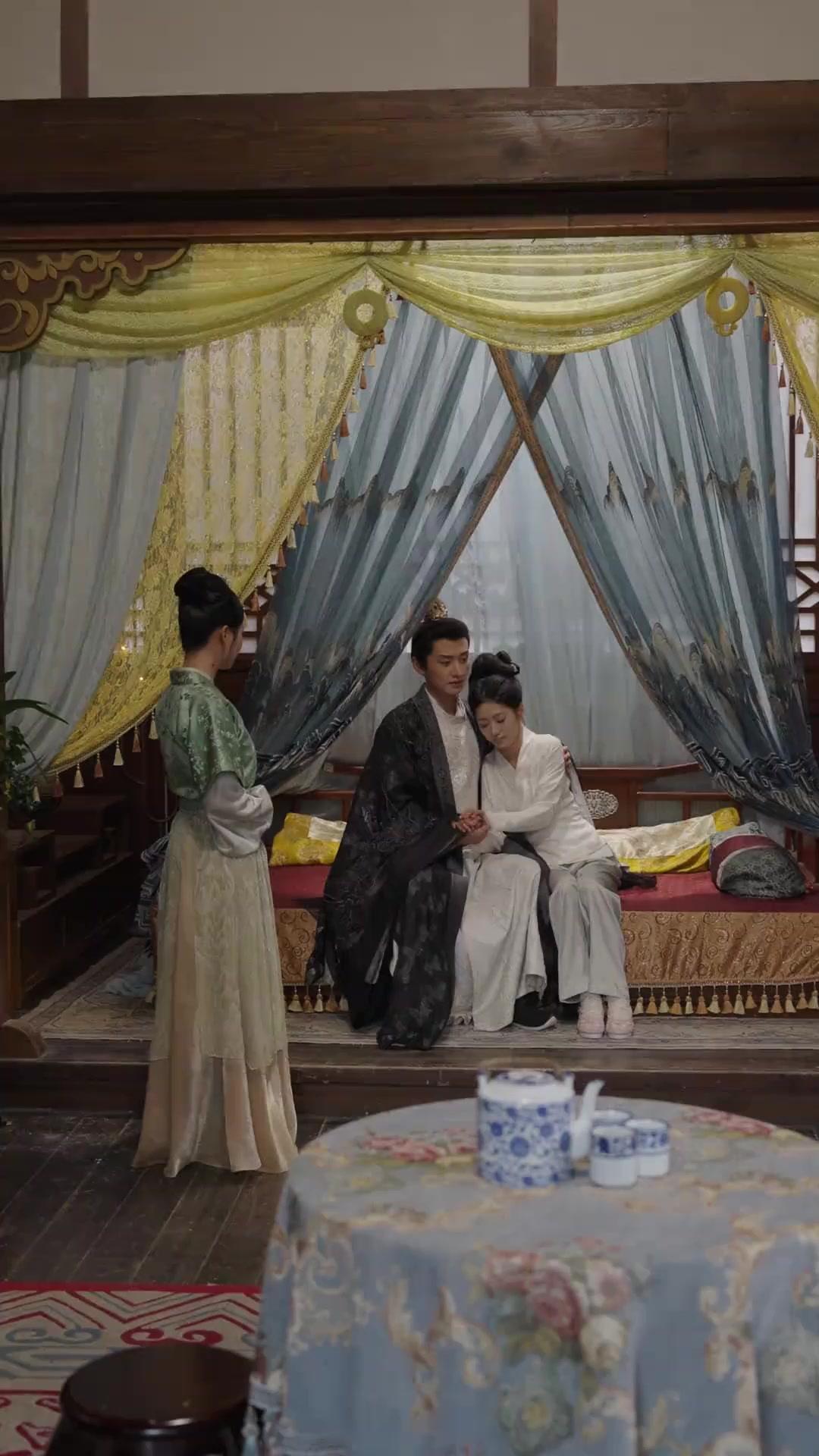 Who's the Real Queen?