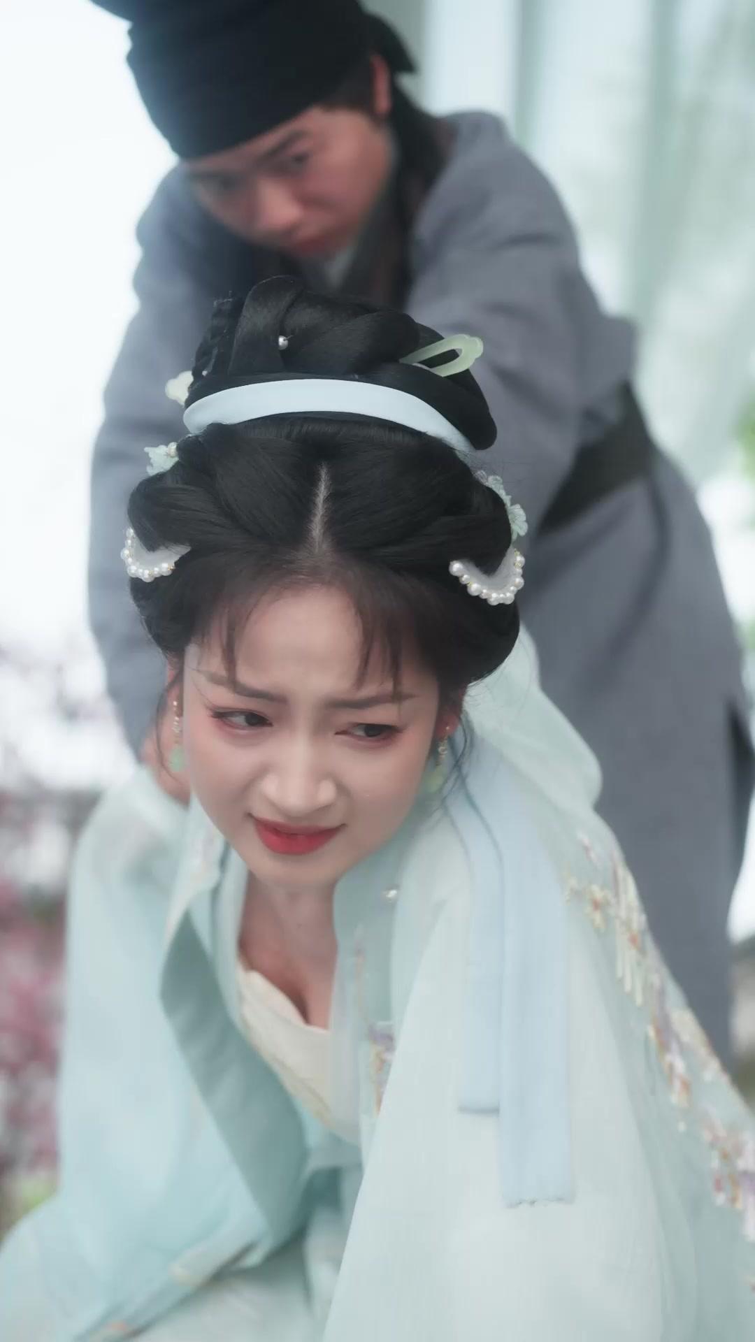 Titah Nikah Untuknya, Cerai Untukku