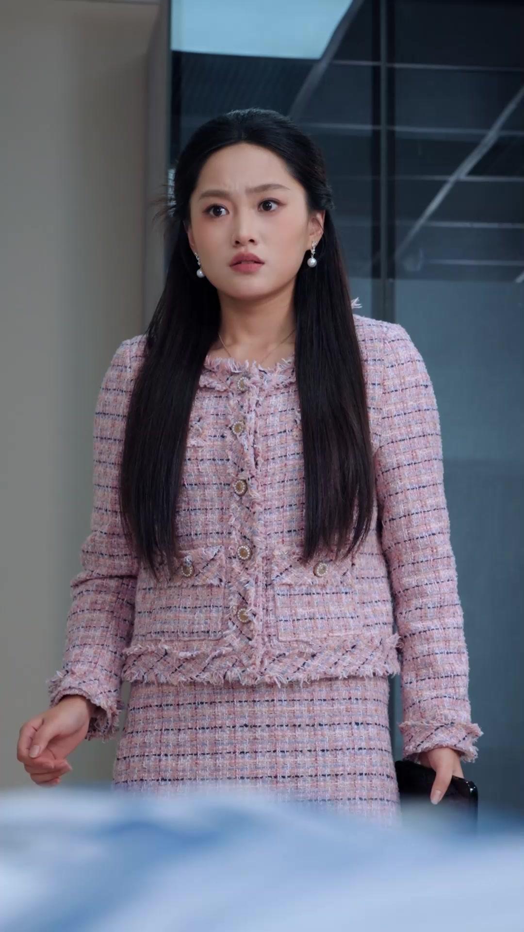 Namorada Errada, Irmã Certa