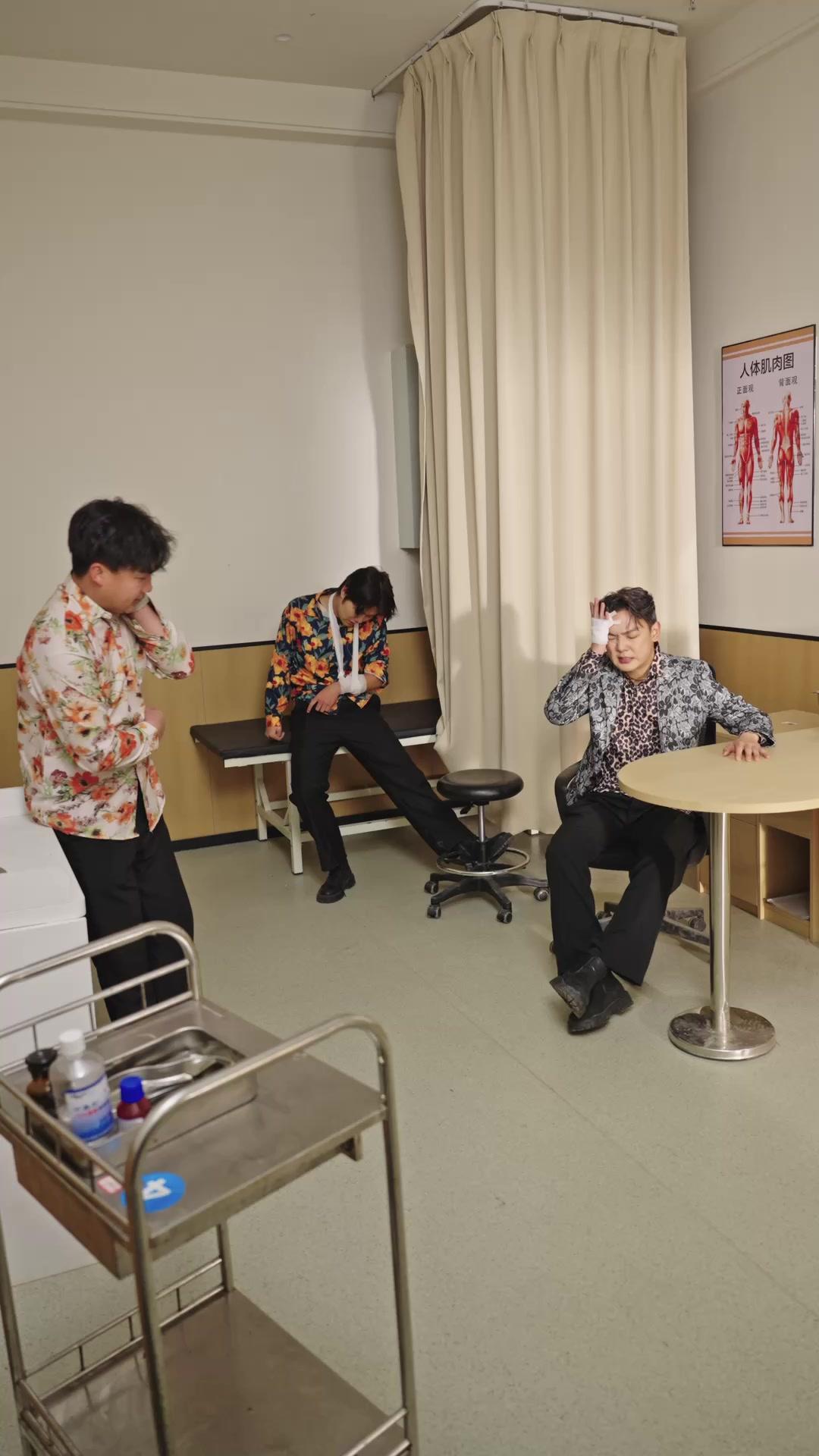 Mantan Dewa Perang: Diincar Wanita Cantik