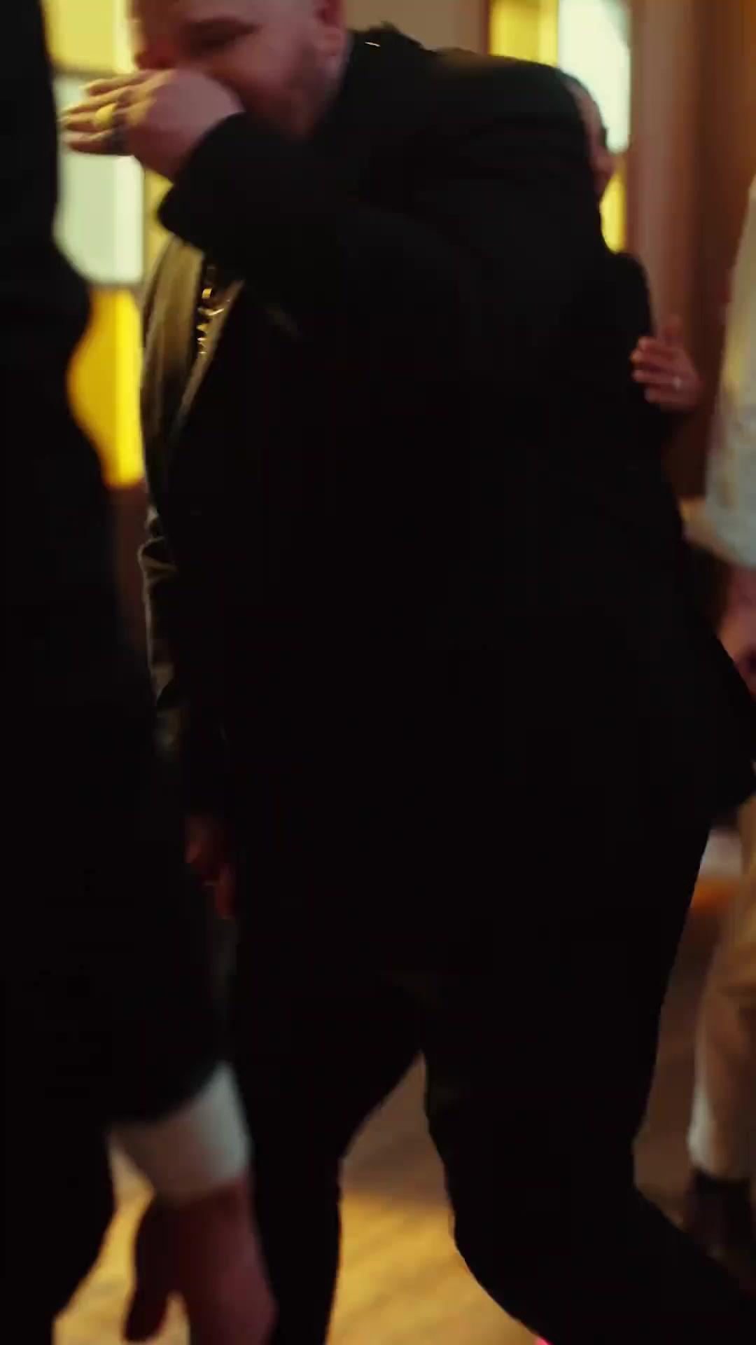 (Doblaje) La trampa de George en la coronación