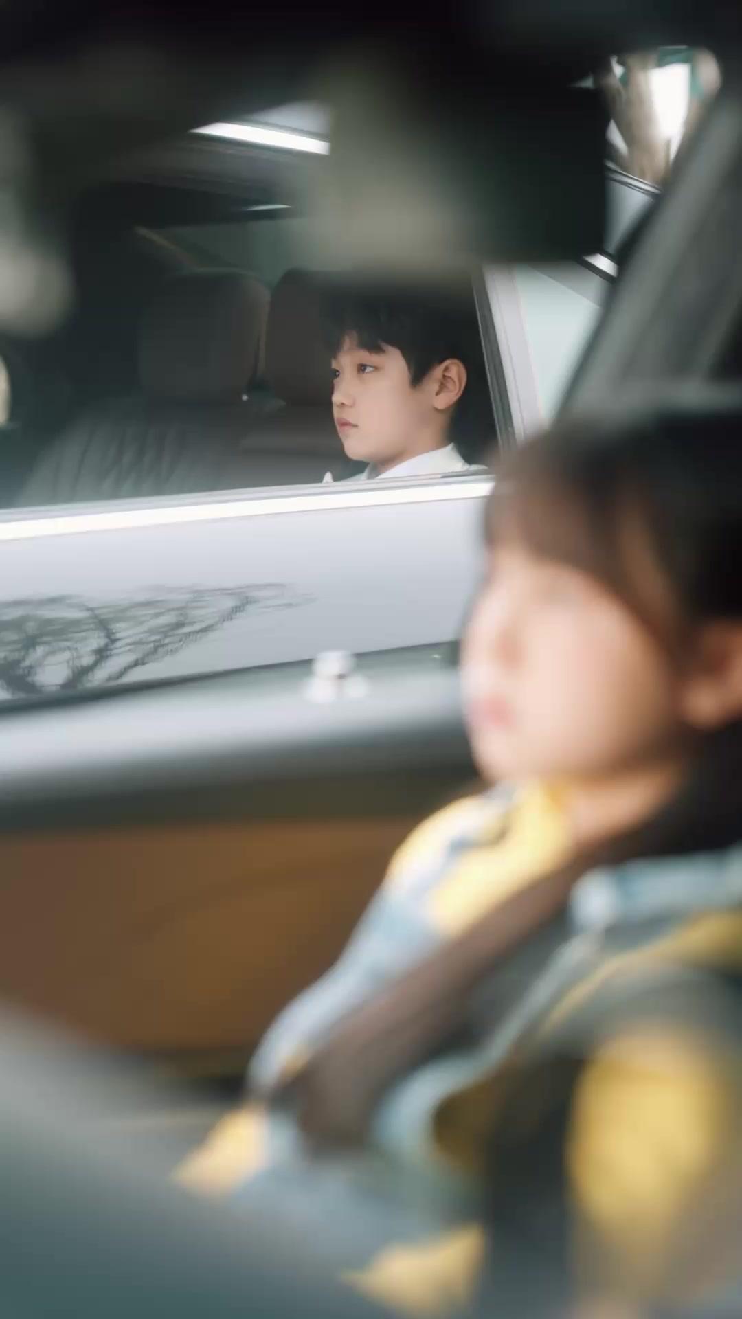 摸摸頭，治愈炸毛的竹馬