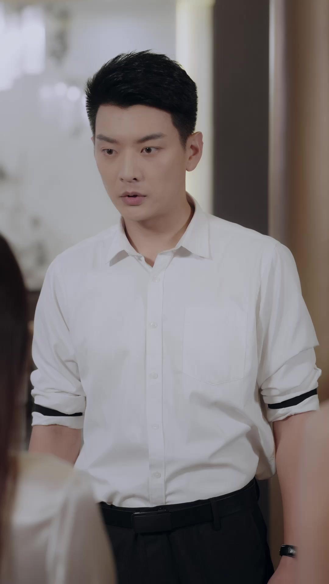 CEO in Danger: Her Guard’s Actually a Legend