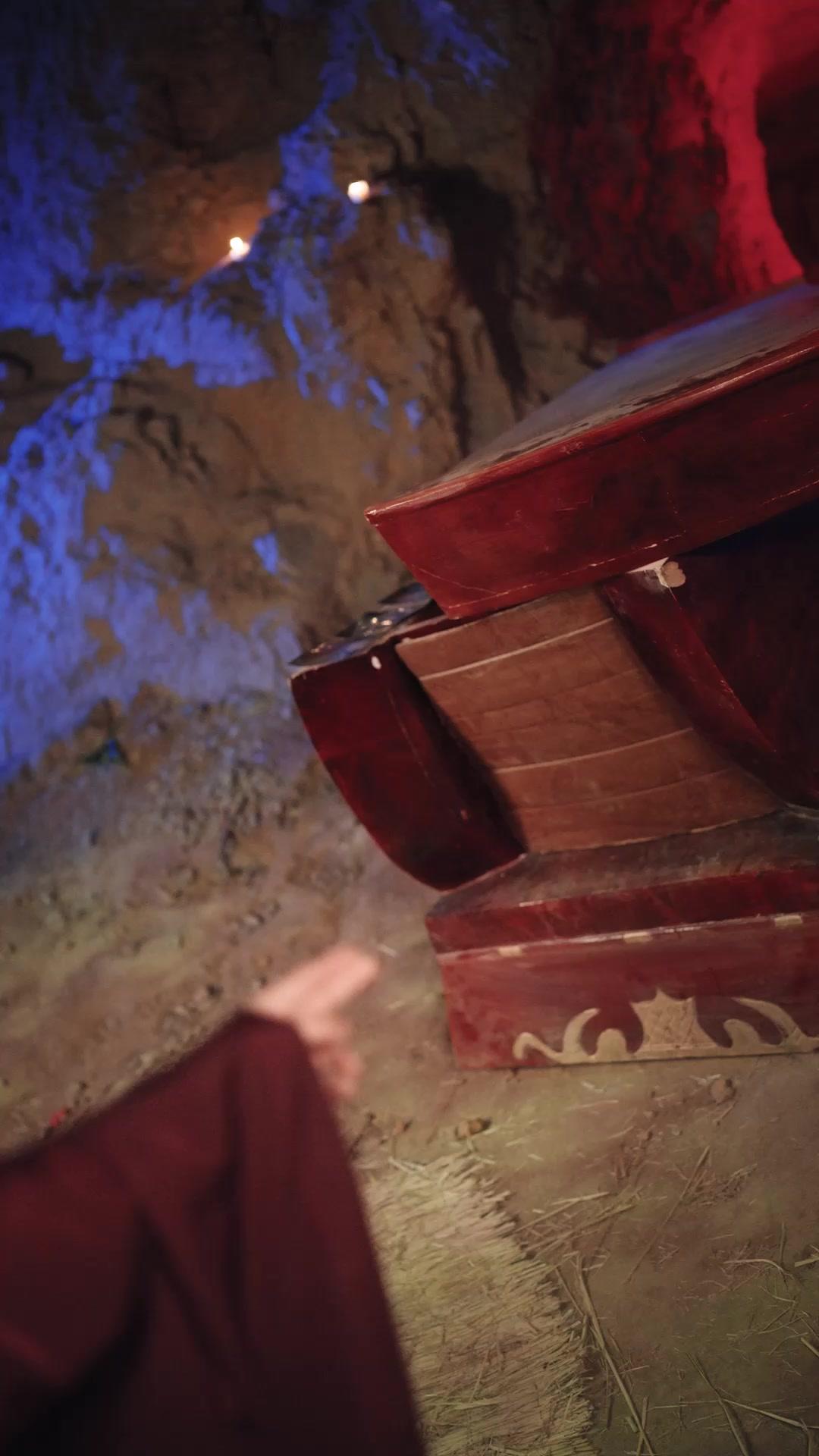 FLEUR DÉCHUE, ÂME EN COLÈRE