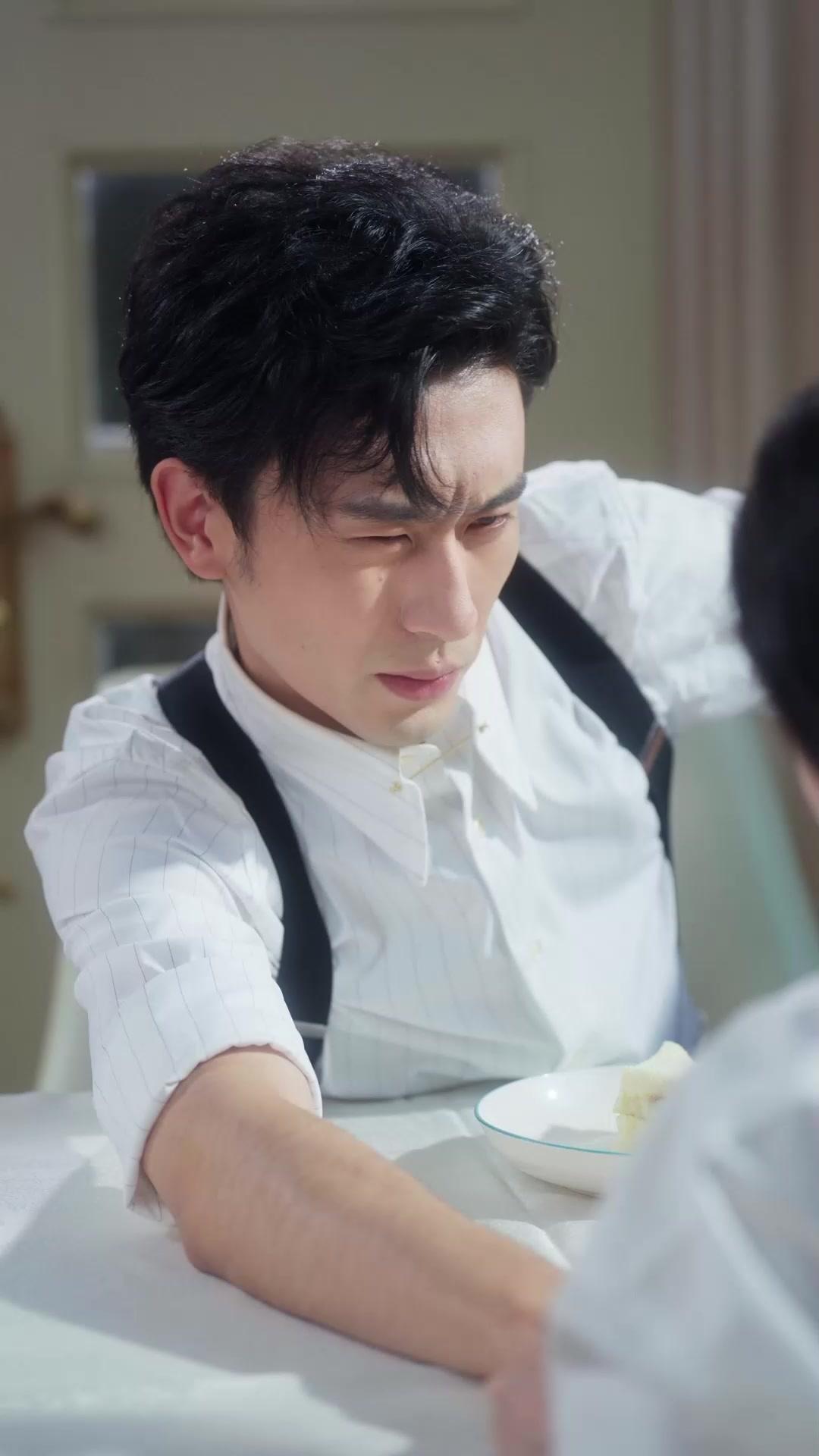 Cinta Membara Direktur Miliarder