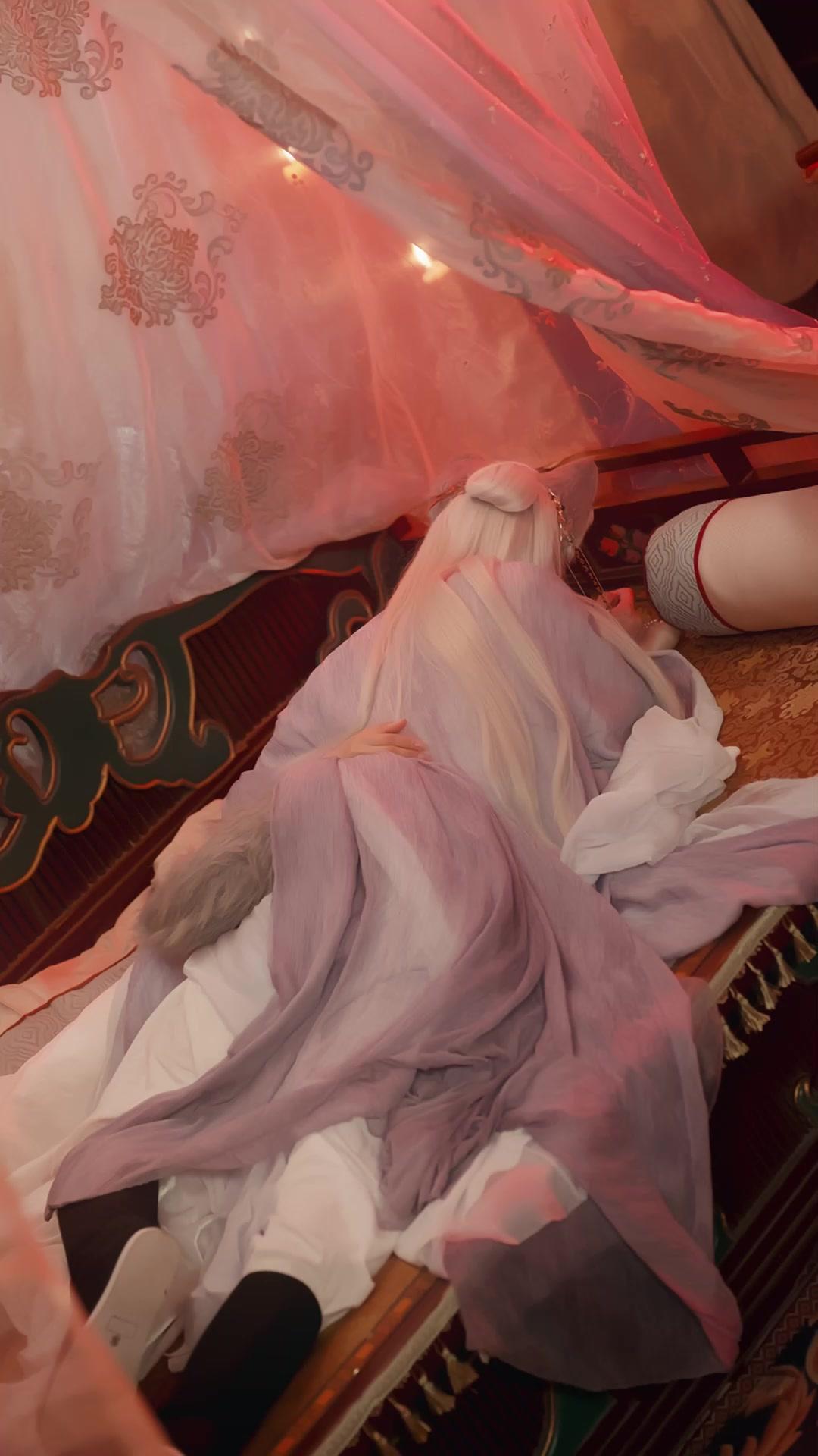 PRINCESSE CHASSEUSE DE ROI LOUP