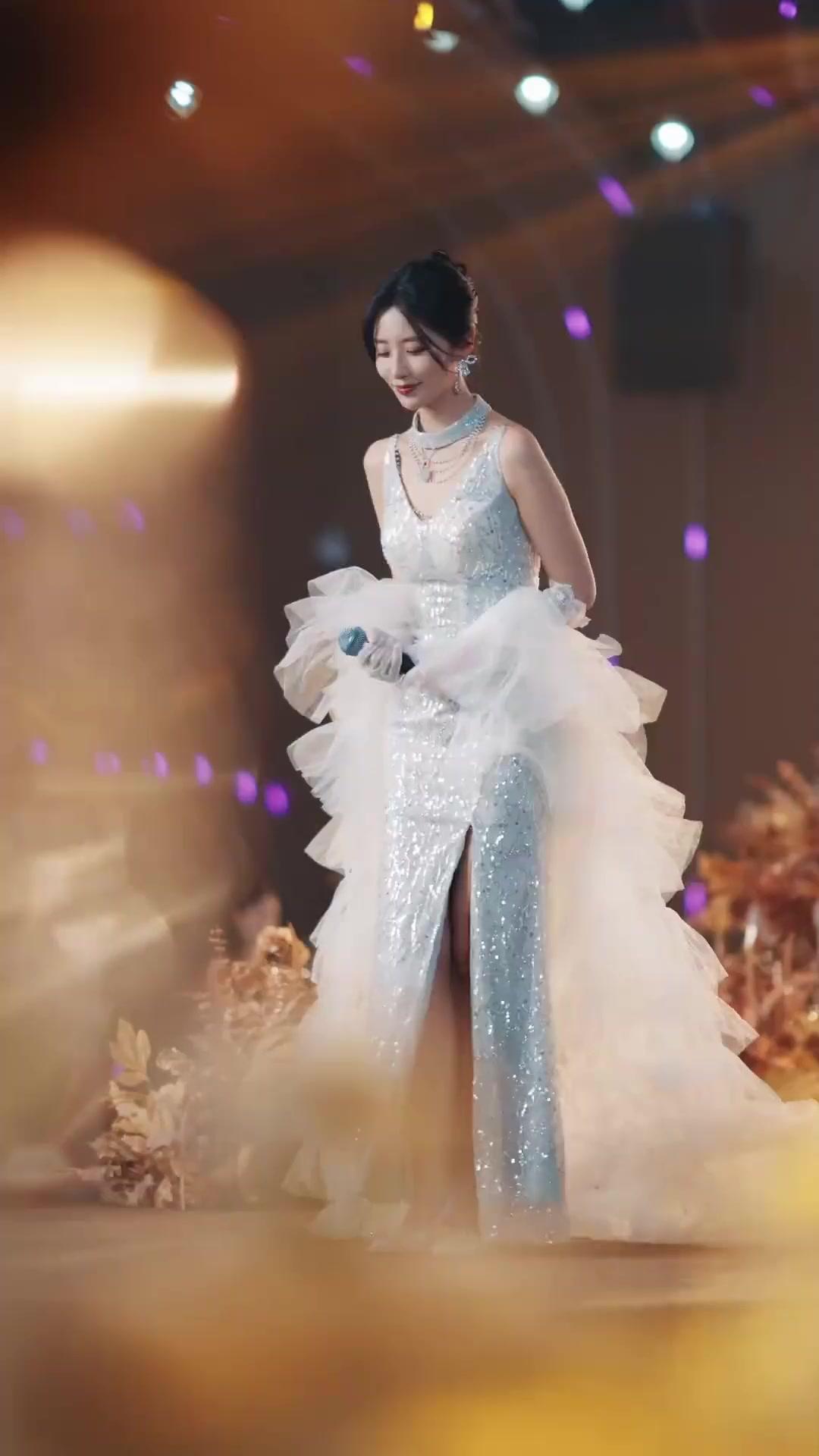 LA NOSTALGIE MIROITANT DANS LA VOIE LACTÉE