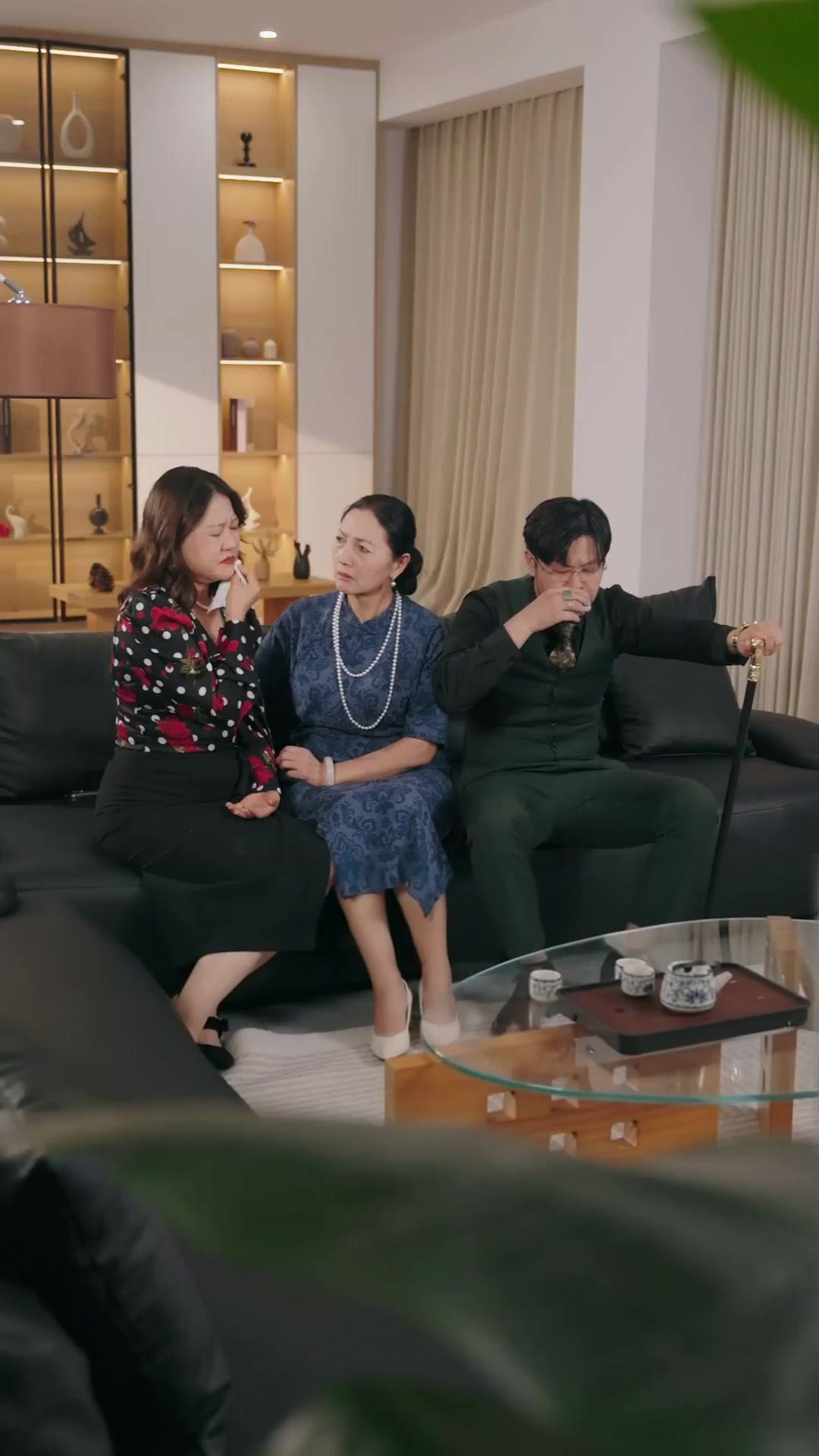 TRAQUÉES PAR L'AMOUR