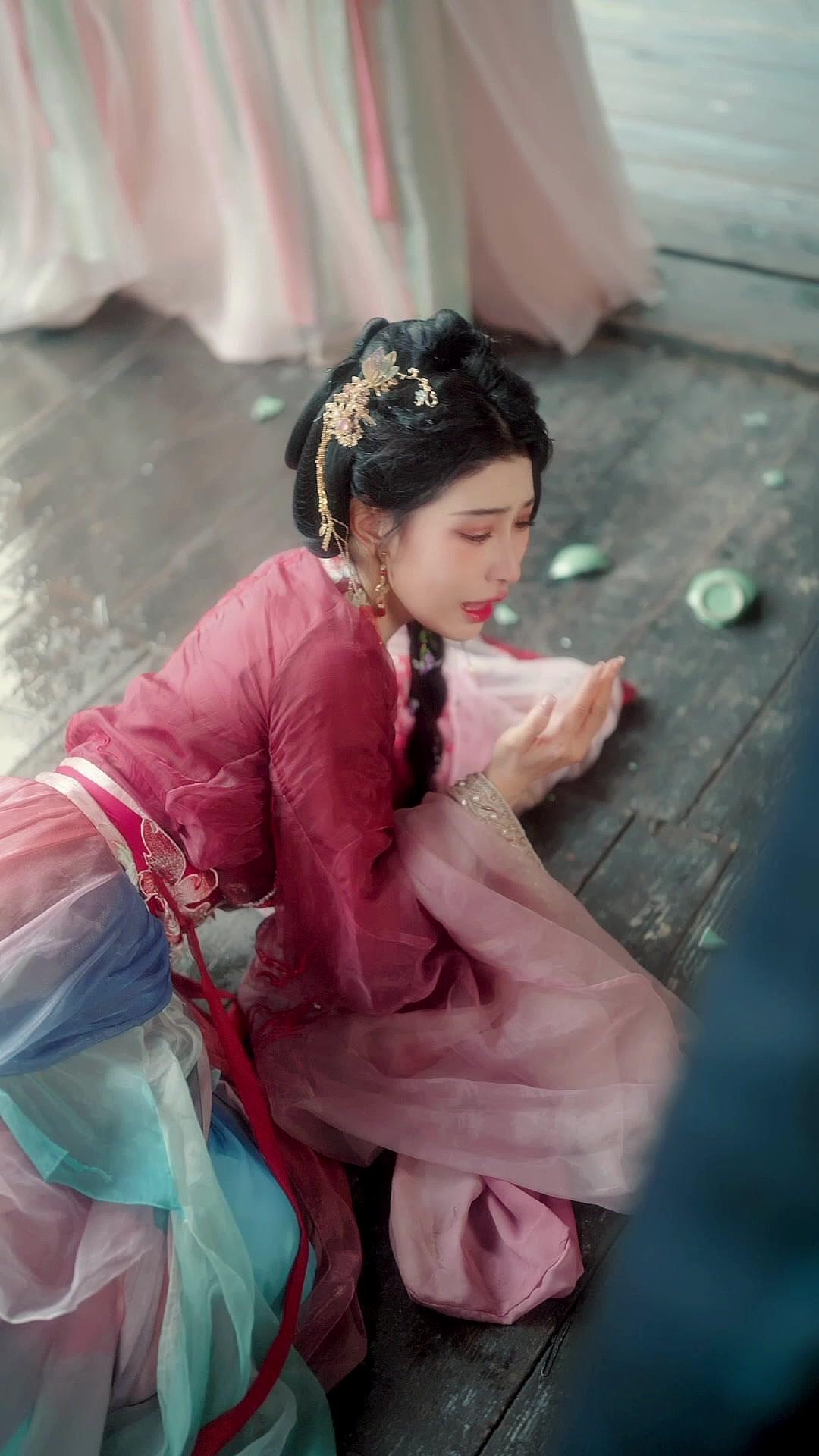 L'IVRESSE DE LA COURONNE