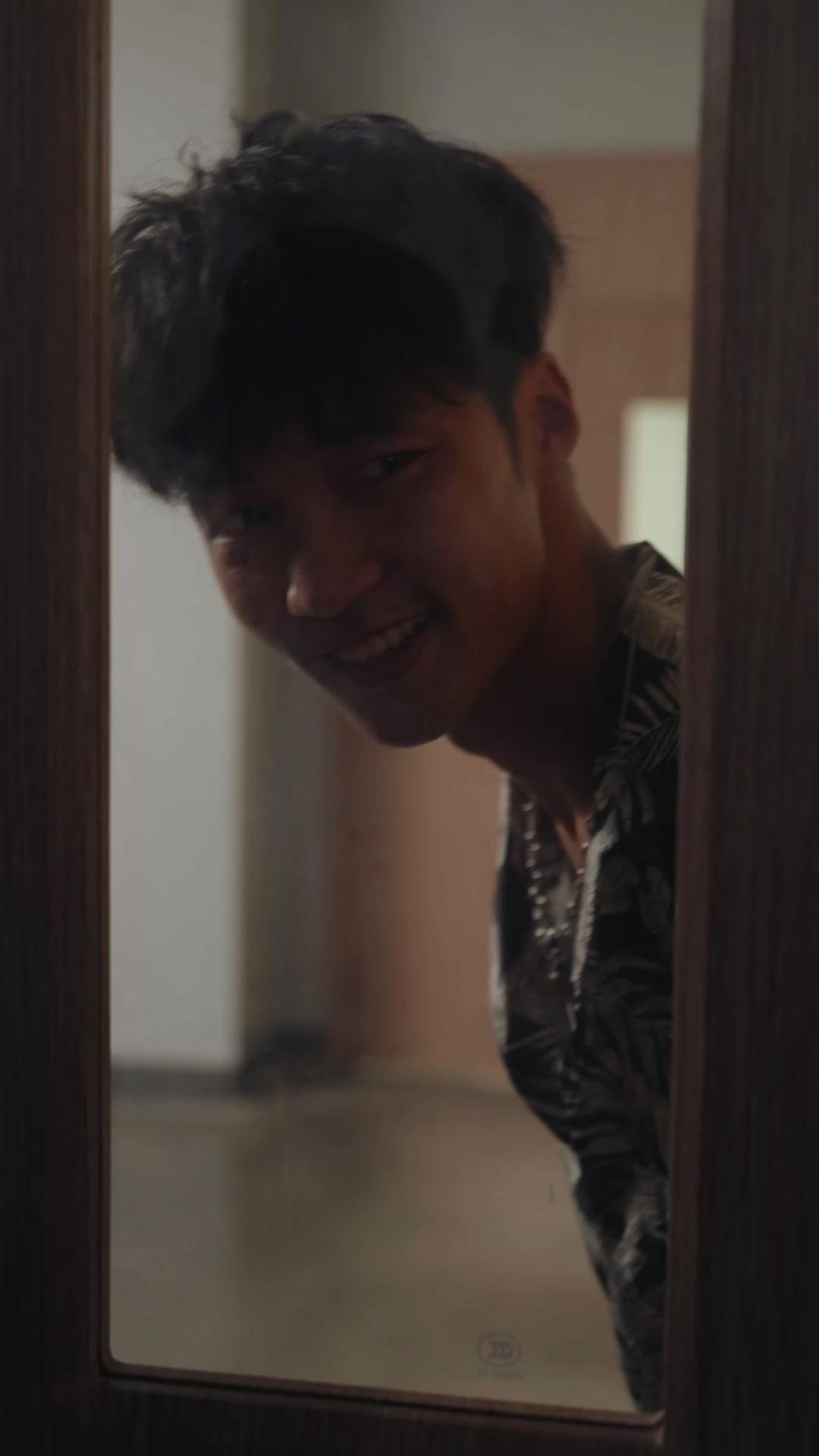 Nueva profesora: bella e imponente