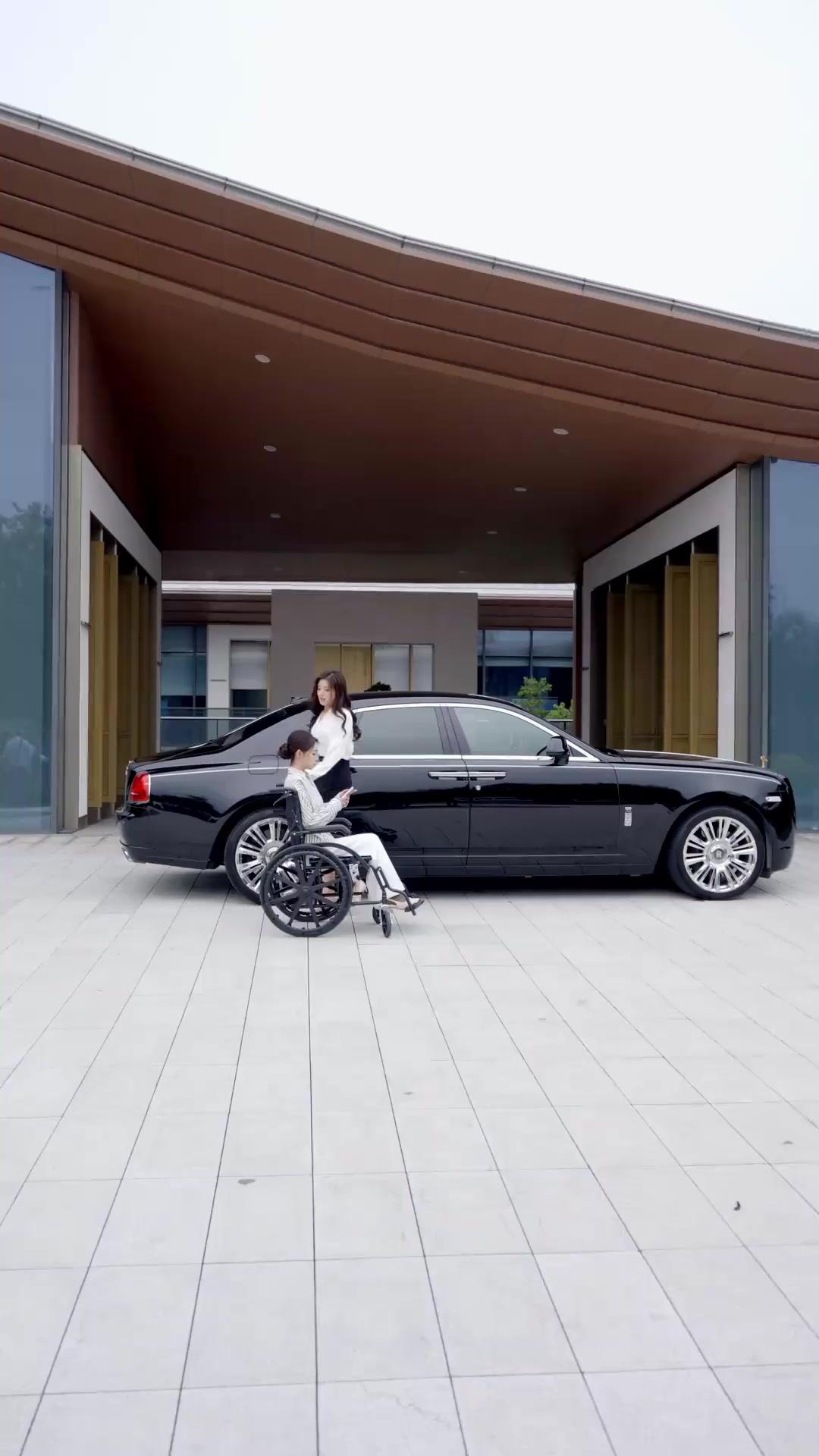 Ms. CEO vs. Mr. Trash Husband 2.0