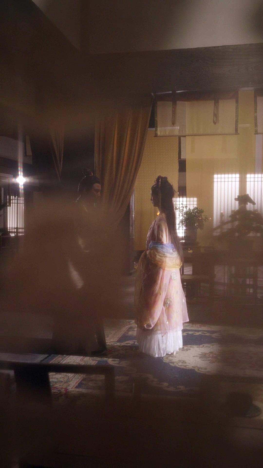 Mom, Daddy is the Prince!