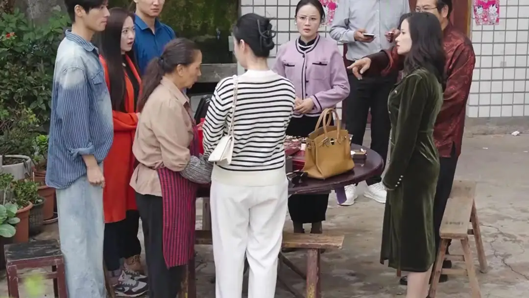 Twilight Dancing Queen: When the Cane Speaks Louder Than Words