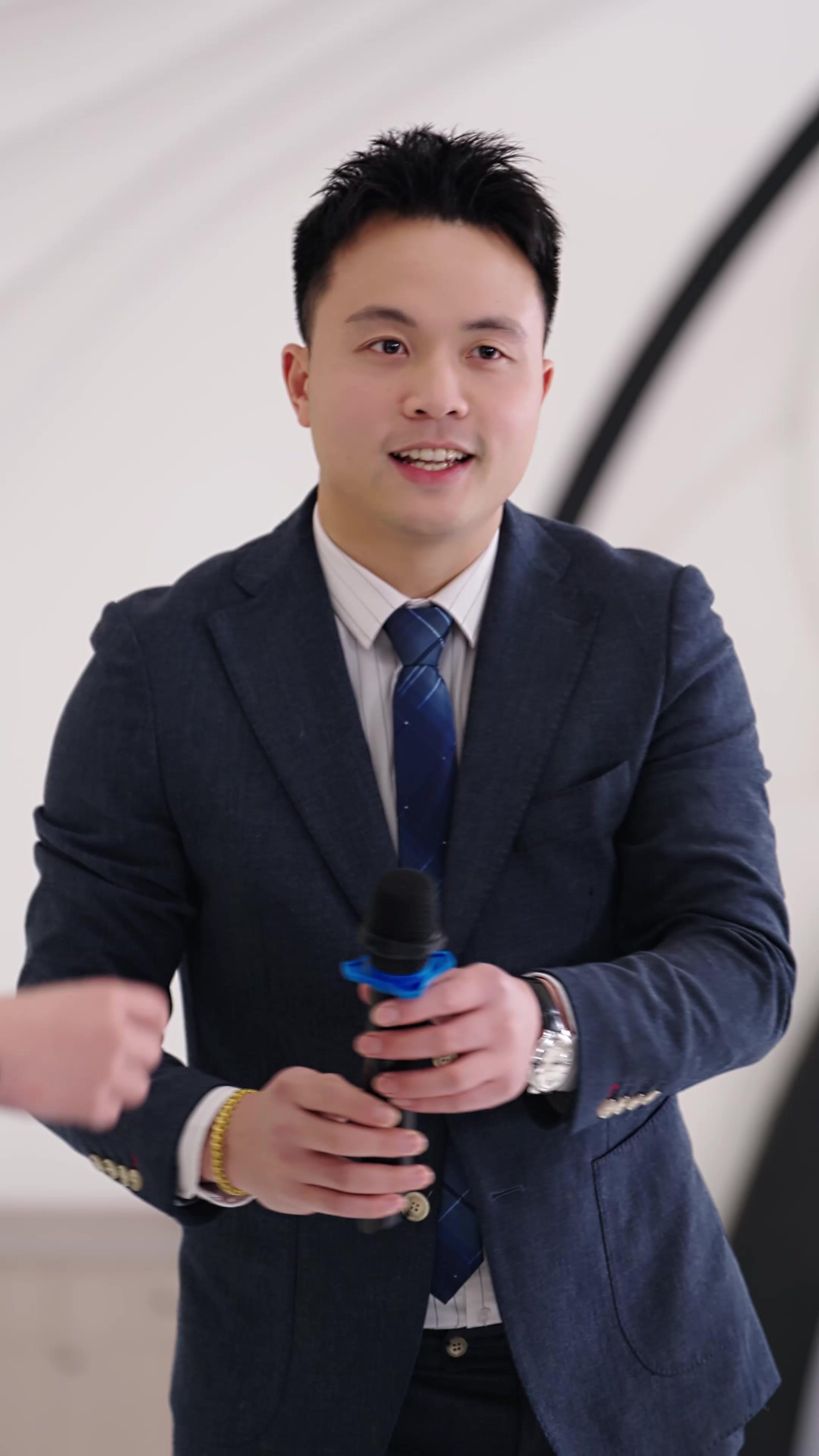 撩到個大佬，他超會撐腰的