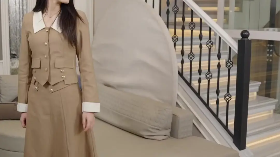Fur Coat vs. Power Suit: A Silent War