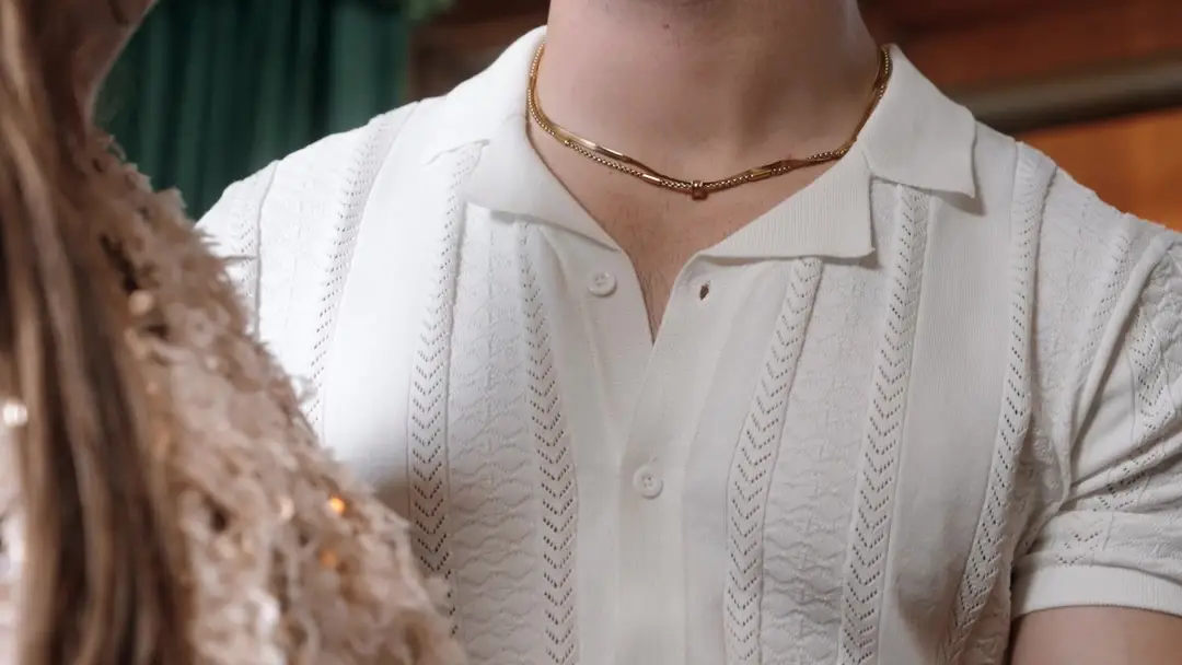 Il tuo amore è arrivato dopo l'addio: tra uva, sguardi e segreti nel salotto di Elena