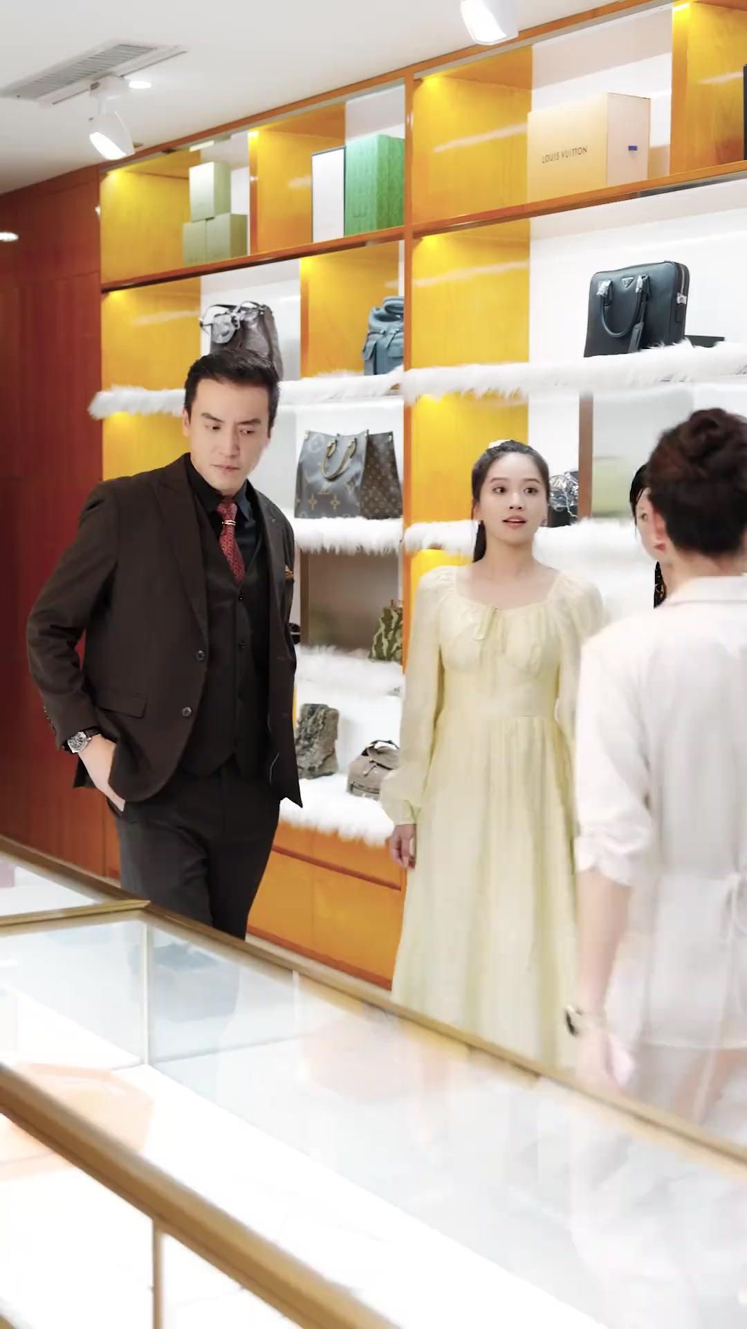 The CEO’s Rebirth: Protecting His True Heir